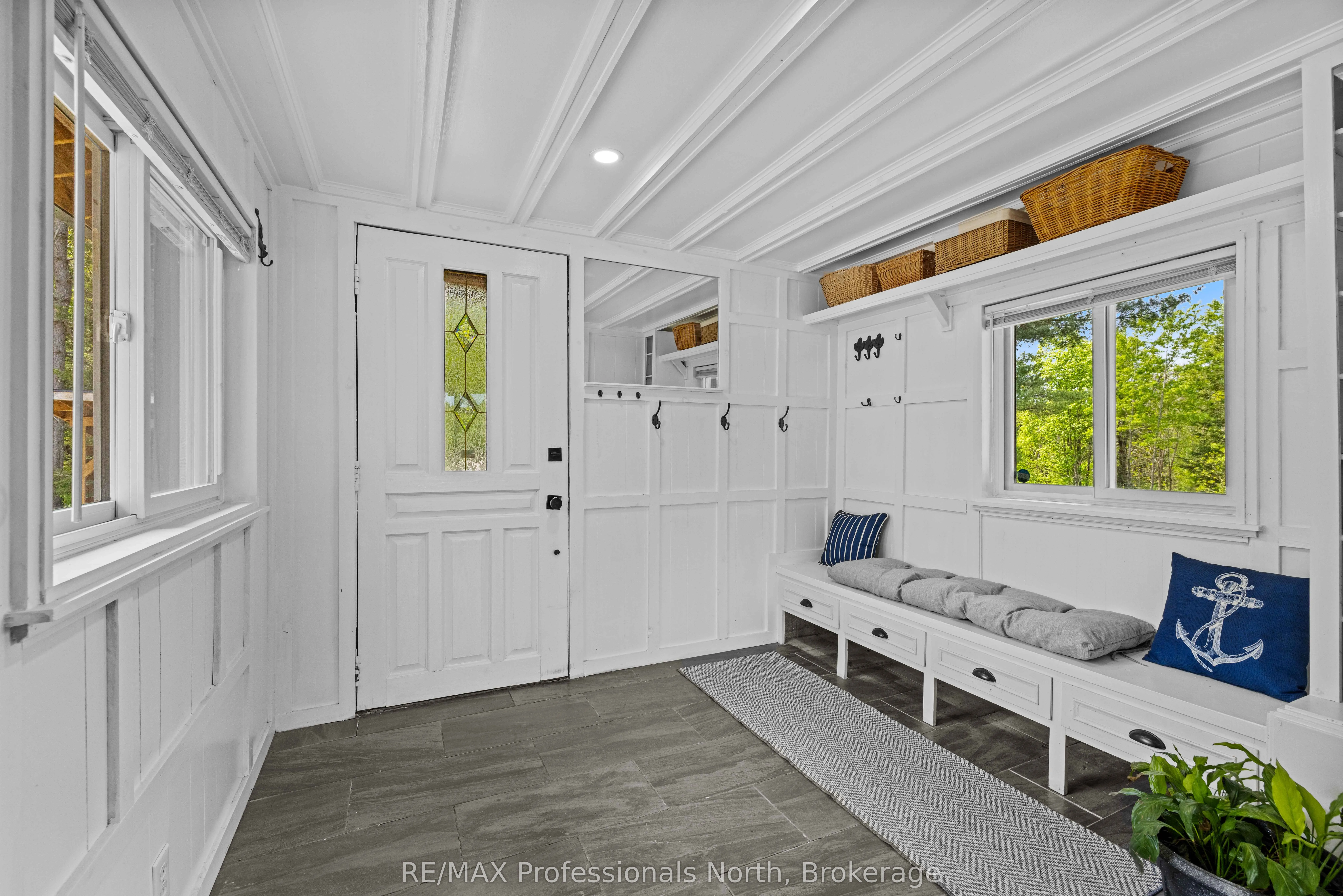 1009 Summerville Road