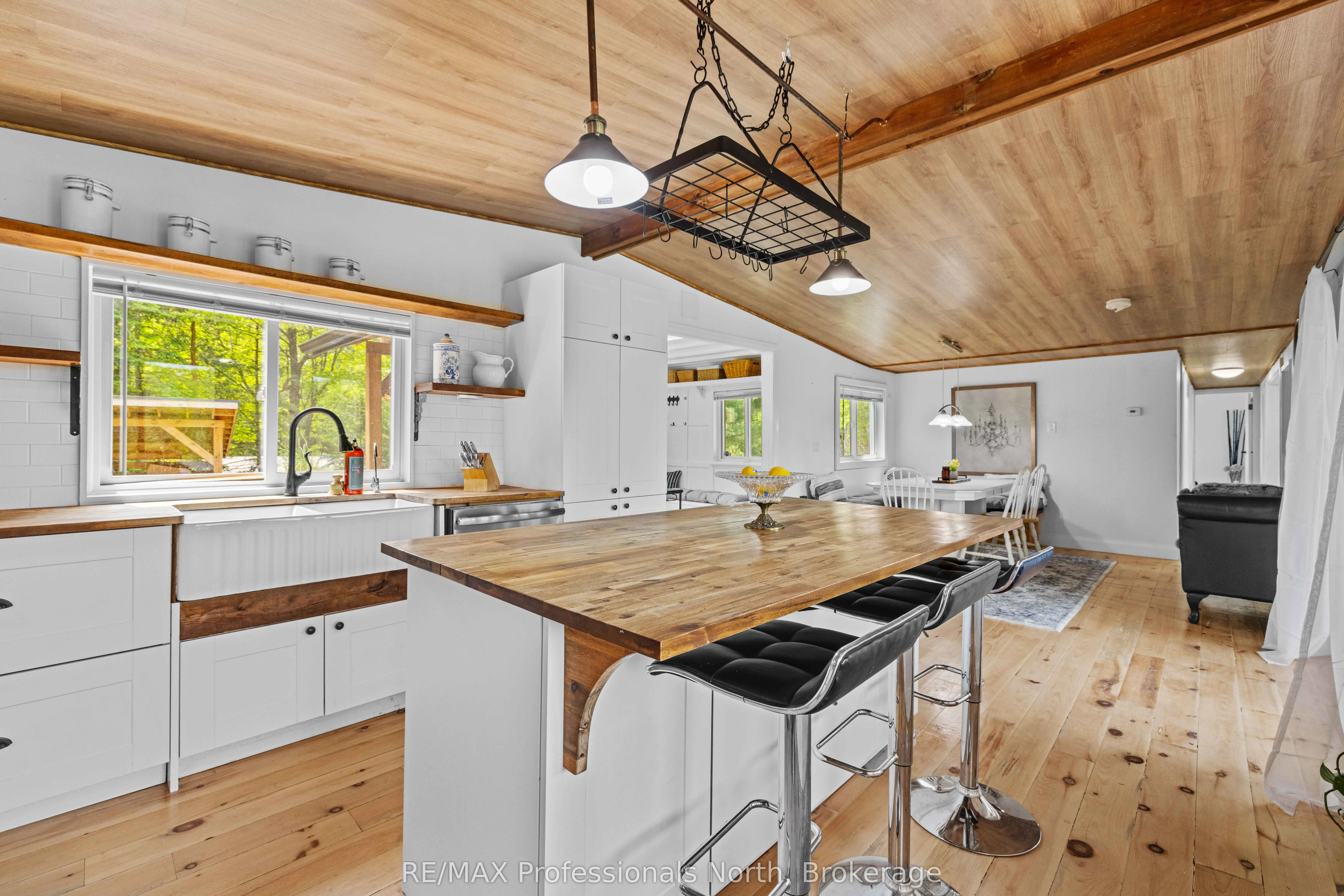 1009 Summerville Road