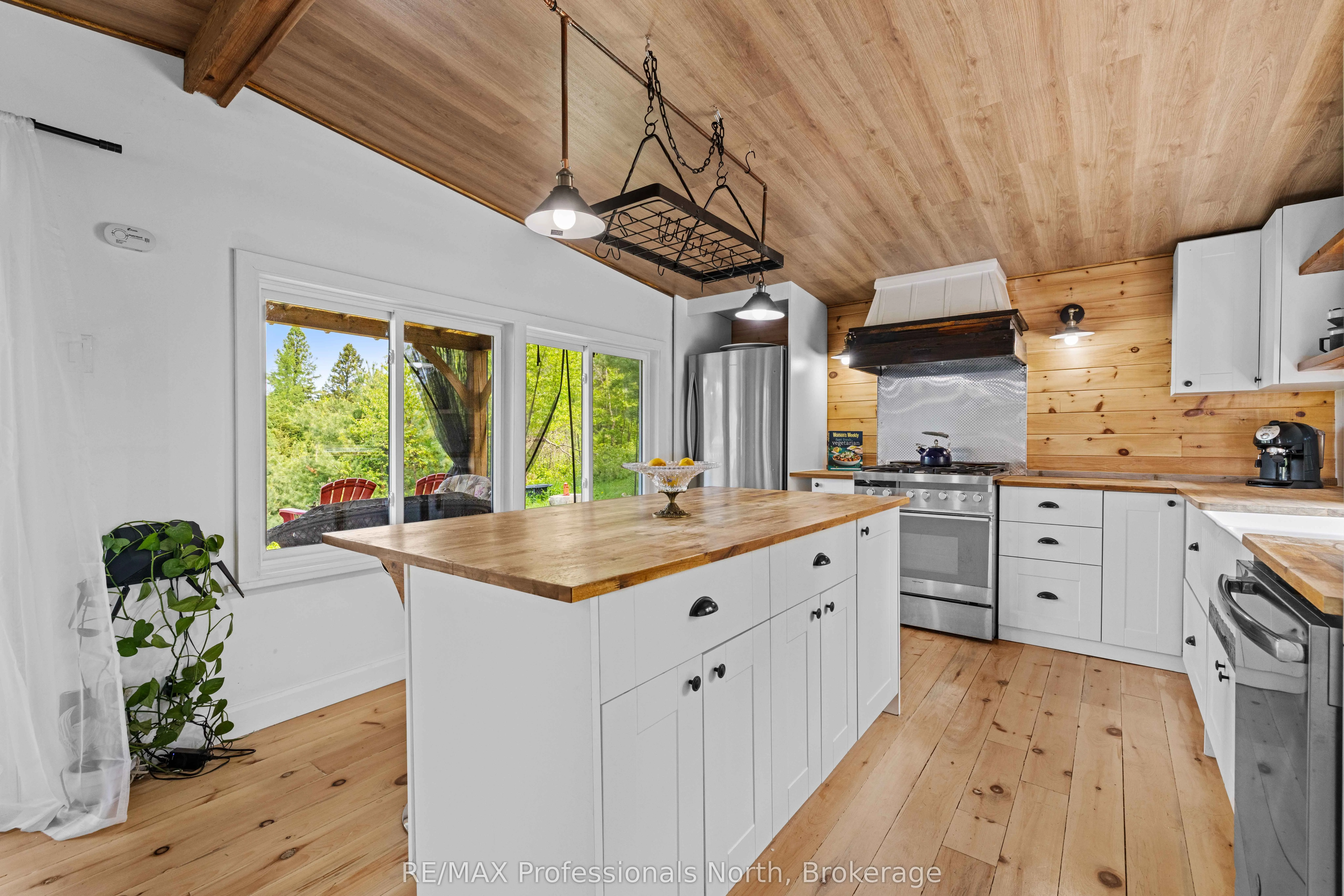 1009 Summerville Road