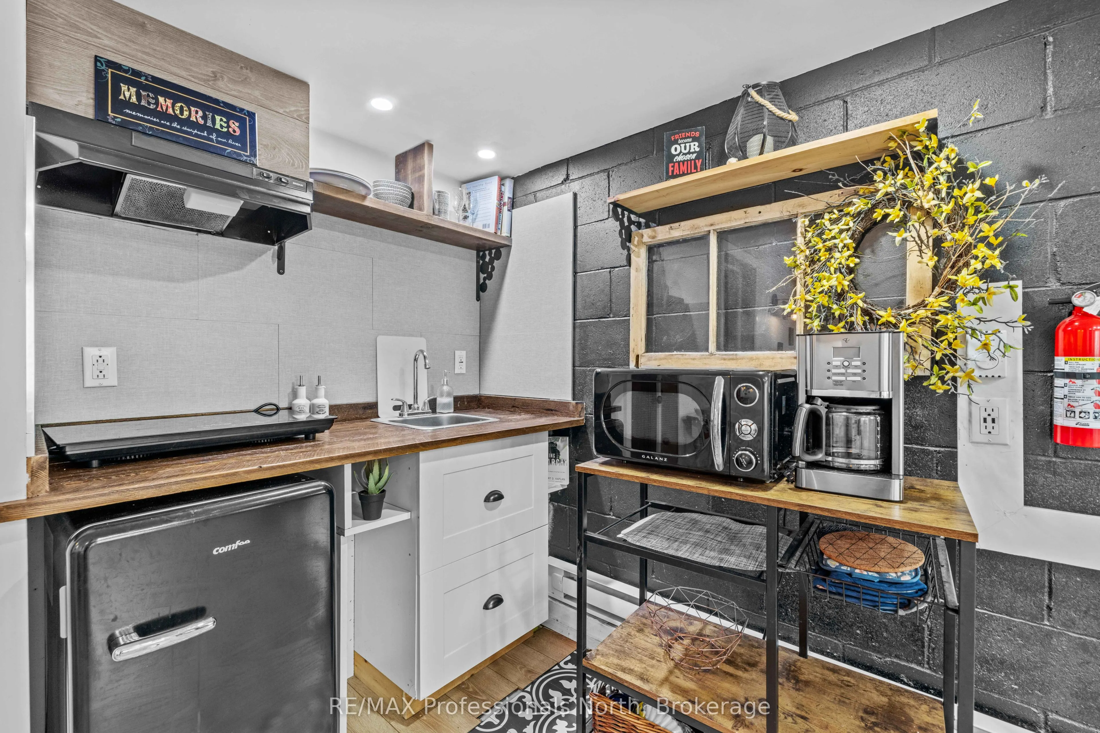 1009 Summerville Road