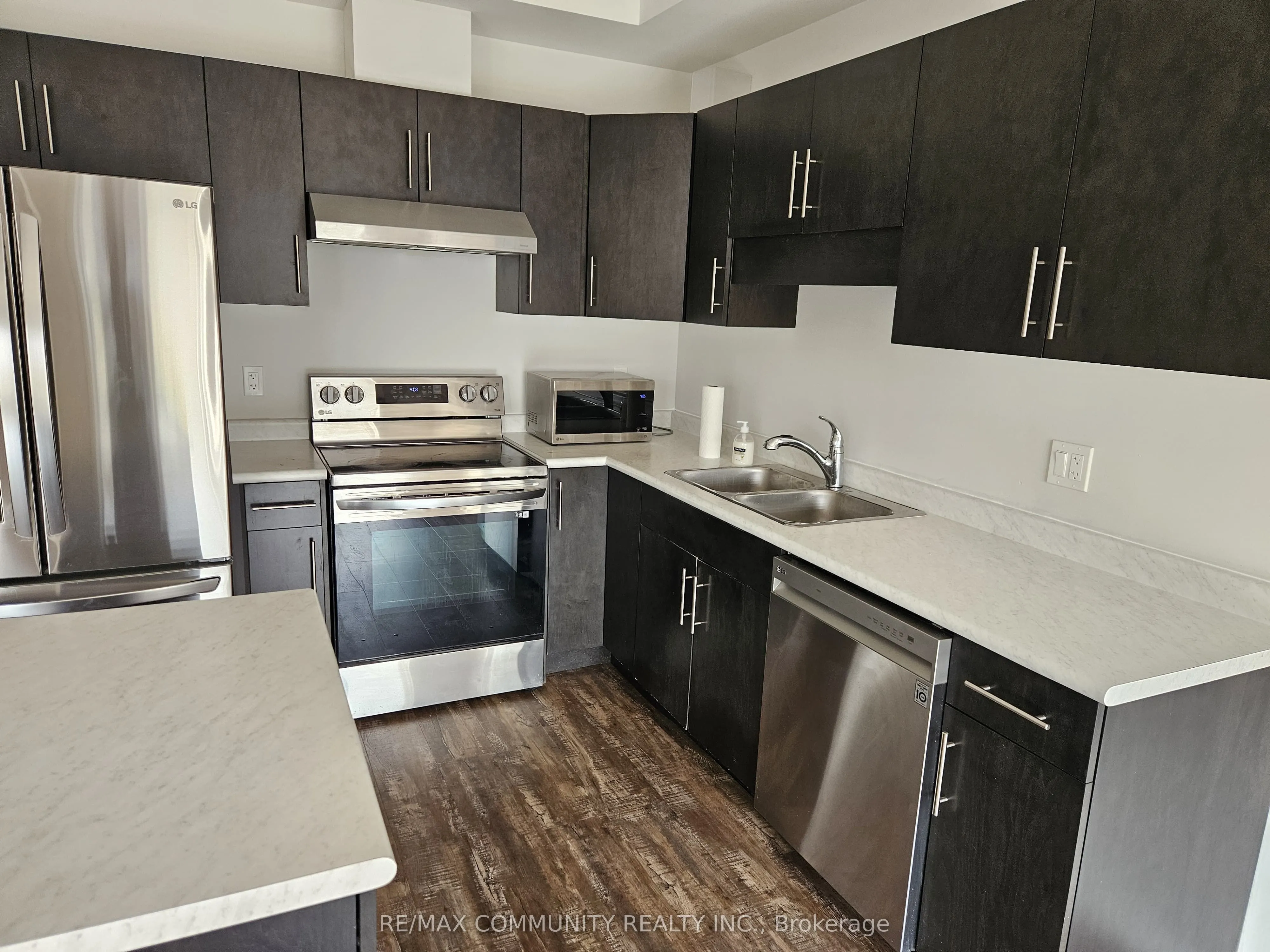4552 Portage Parkway, #112