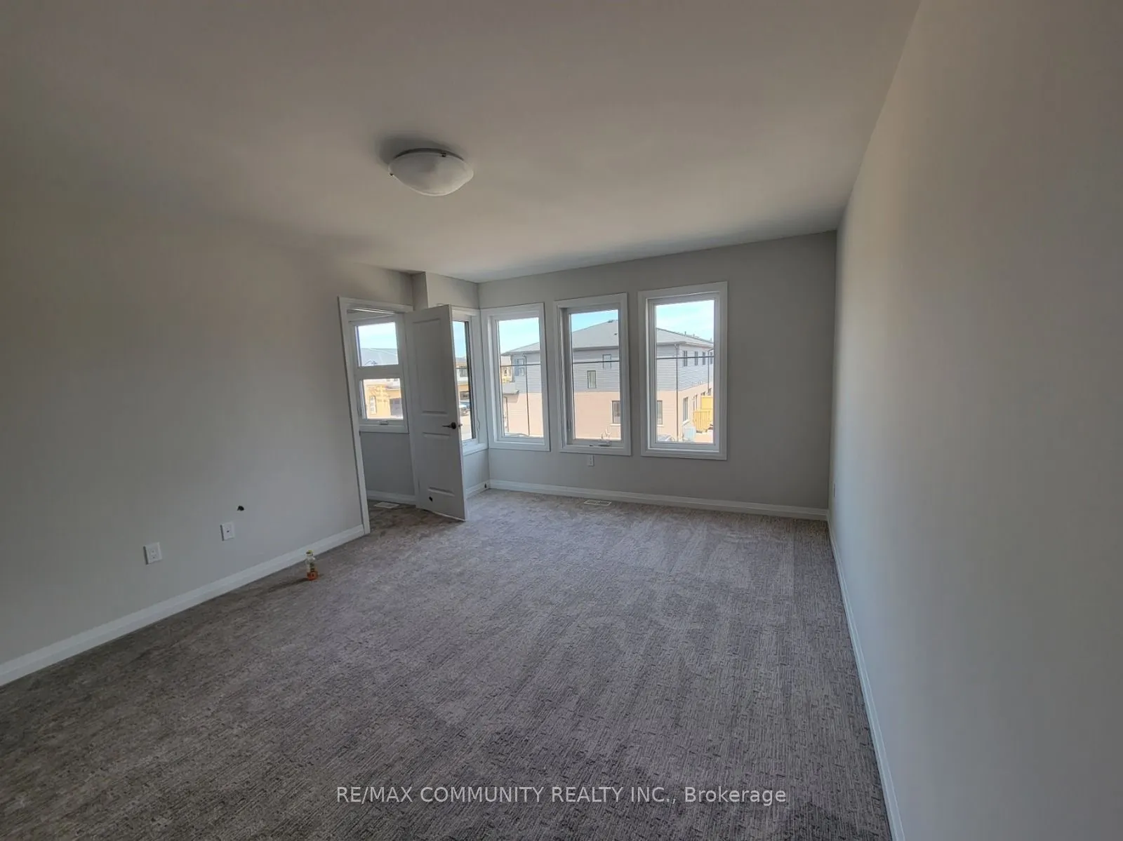 4552 Portage Parkway, #112