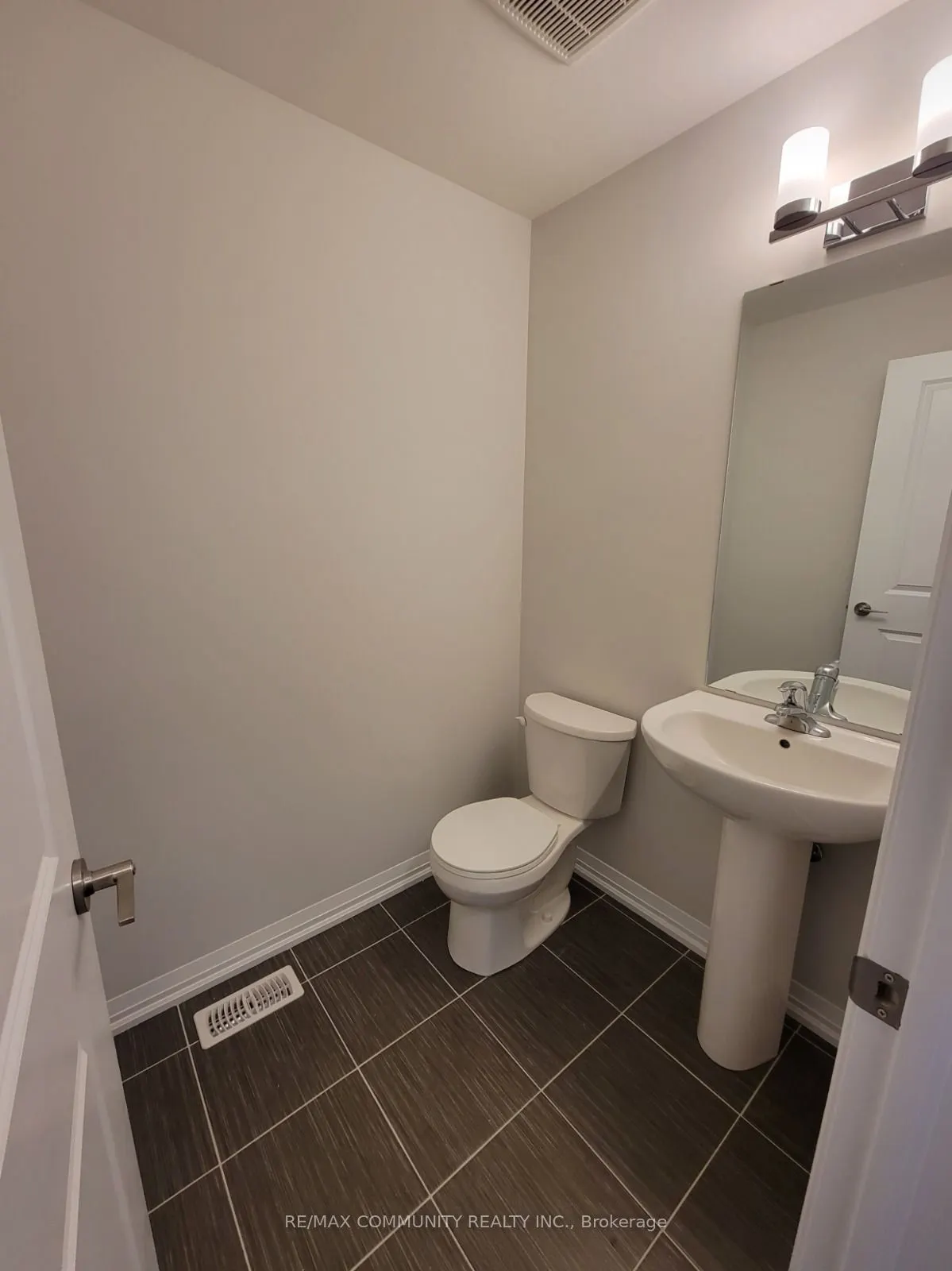 4552 Portage Parkway, #112