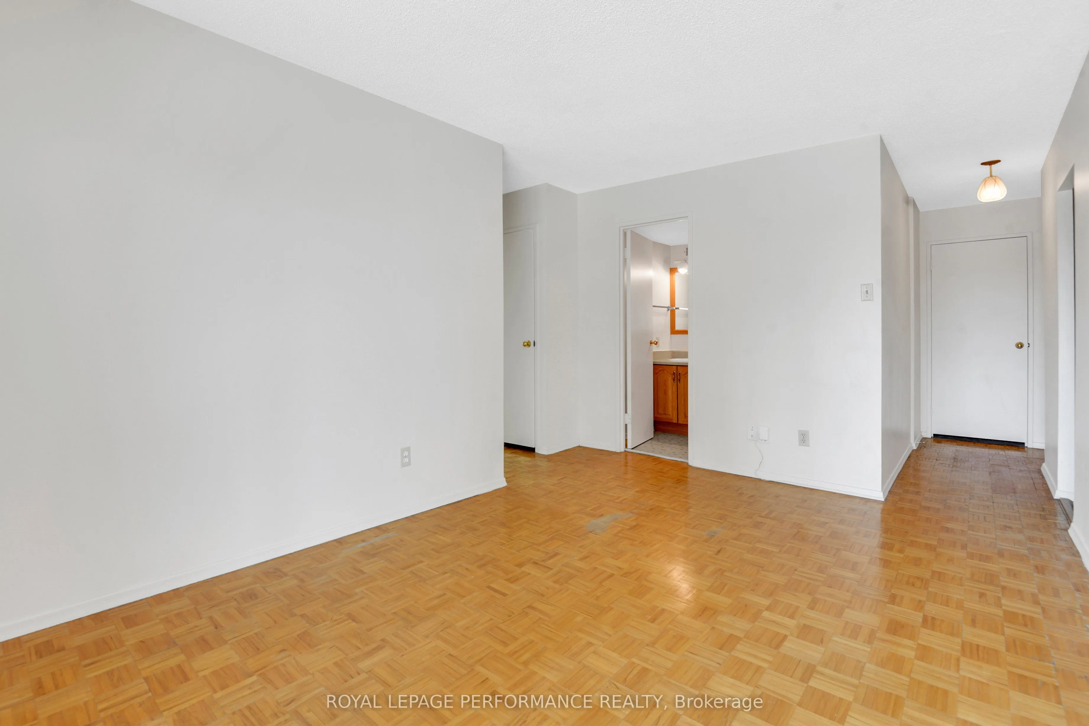 158 B McArthur Avenue, #202