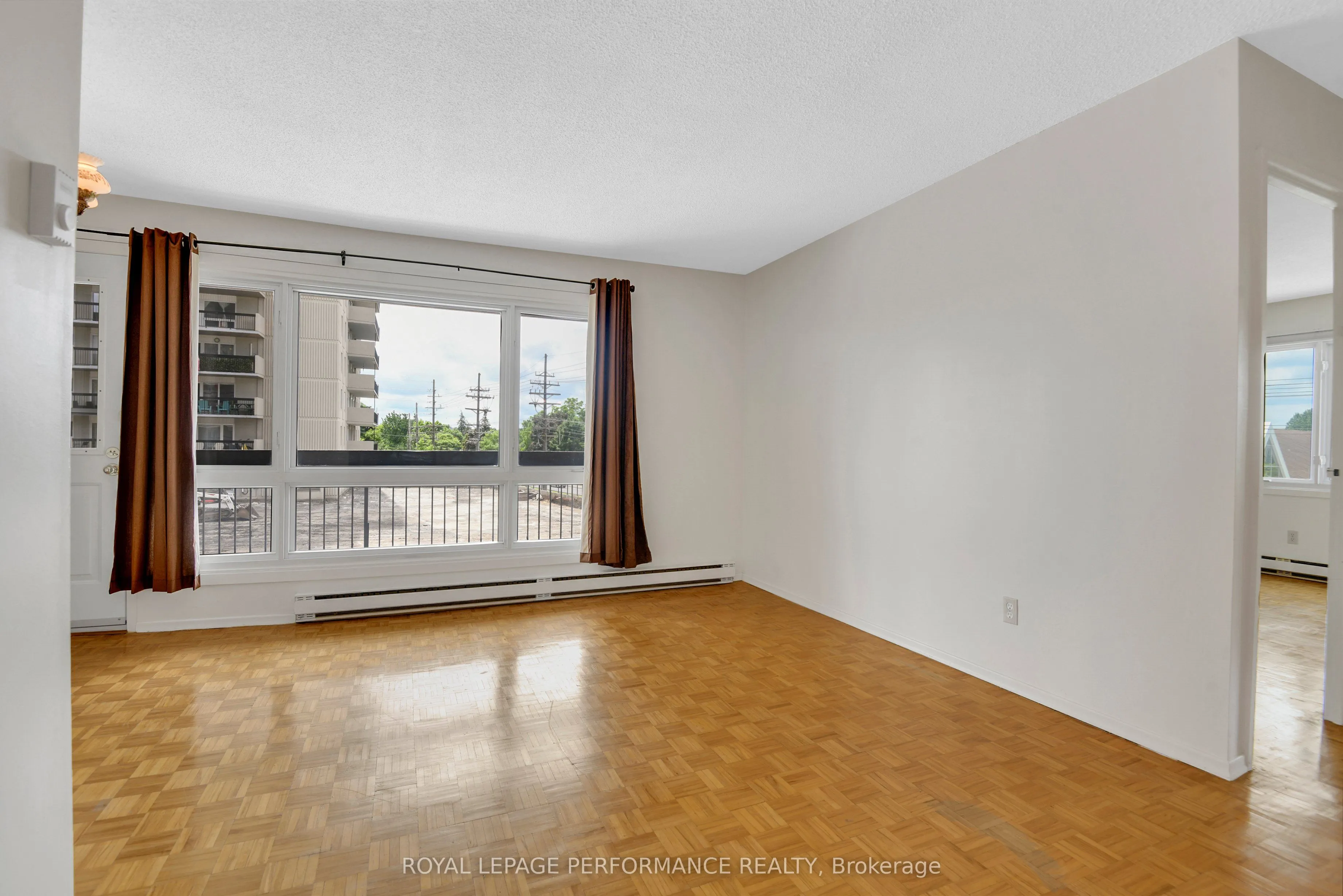 158 B McArthur Avenue, #202