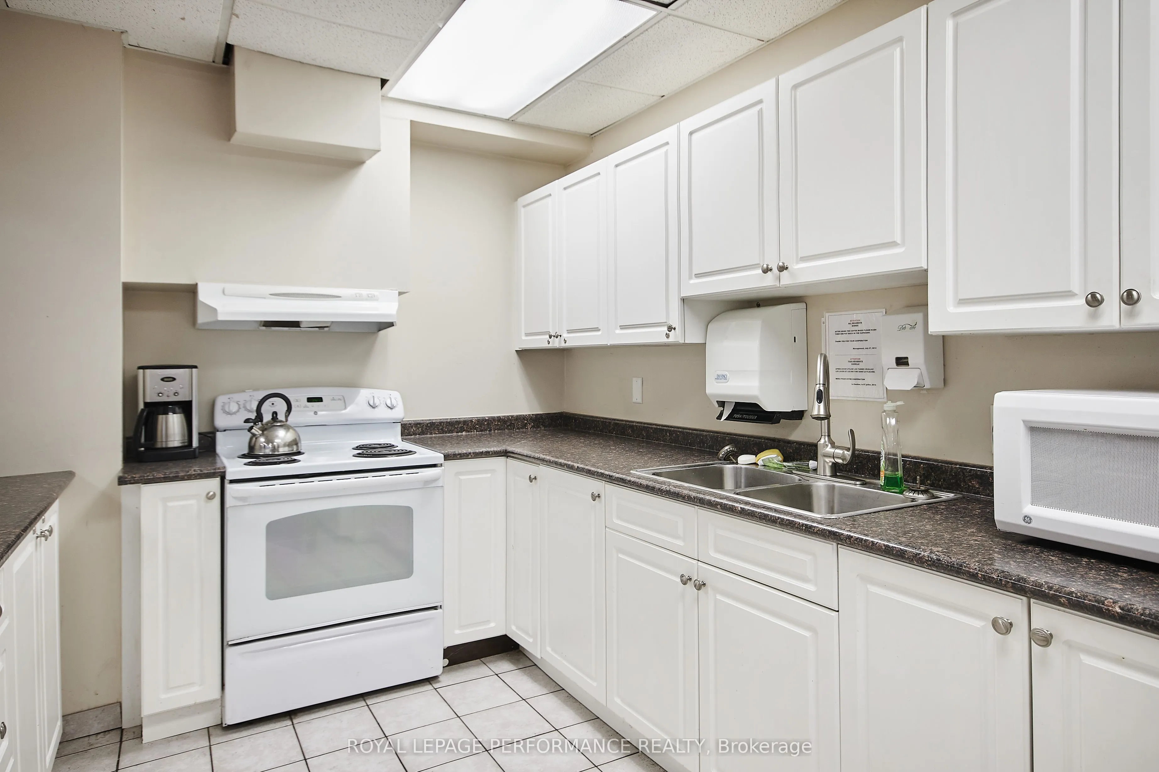 158 B McArthur Avenue, #202