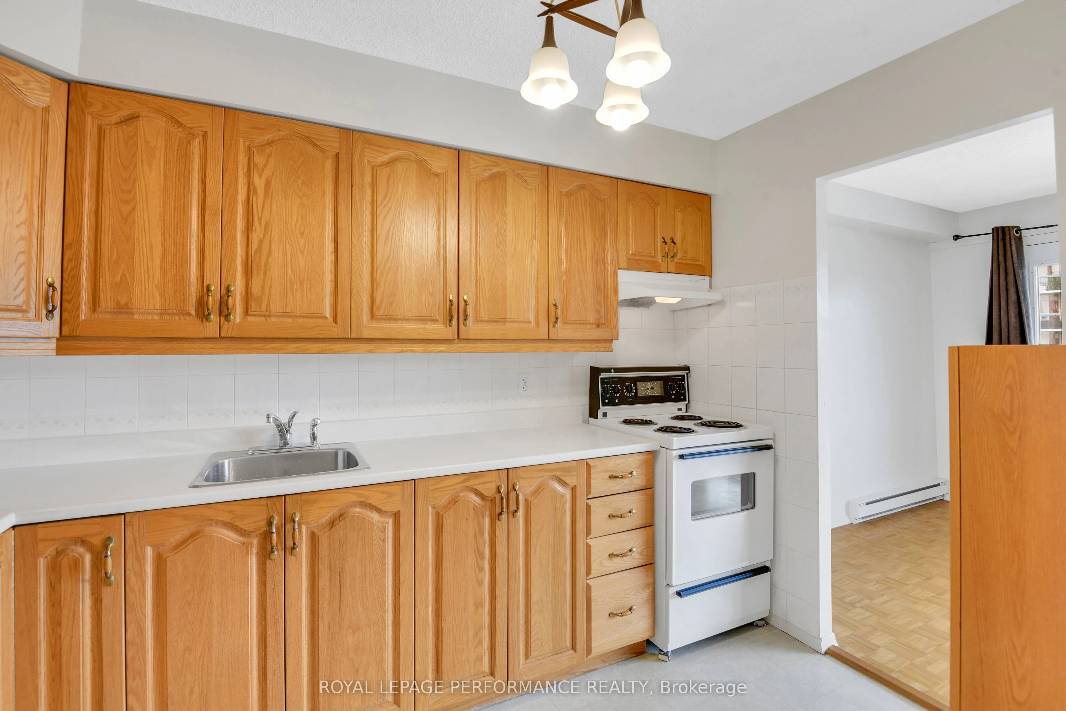 158 B McArthur Avenue, #202