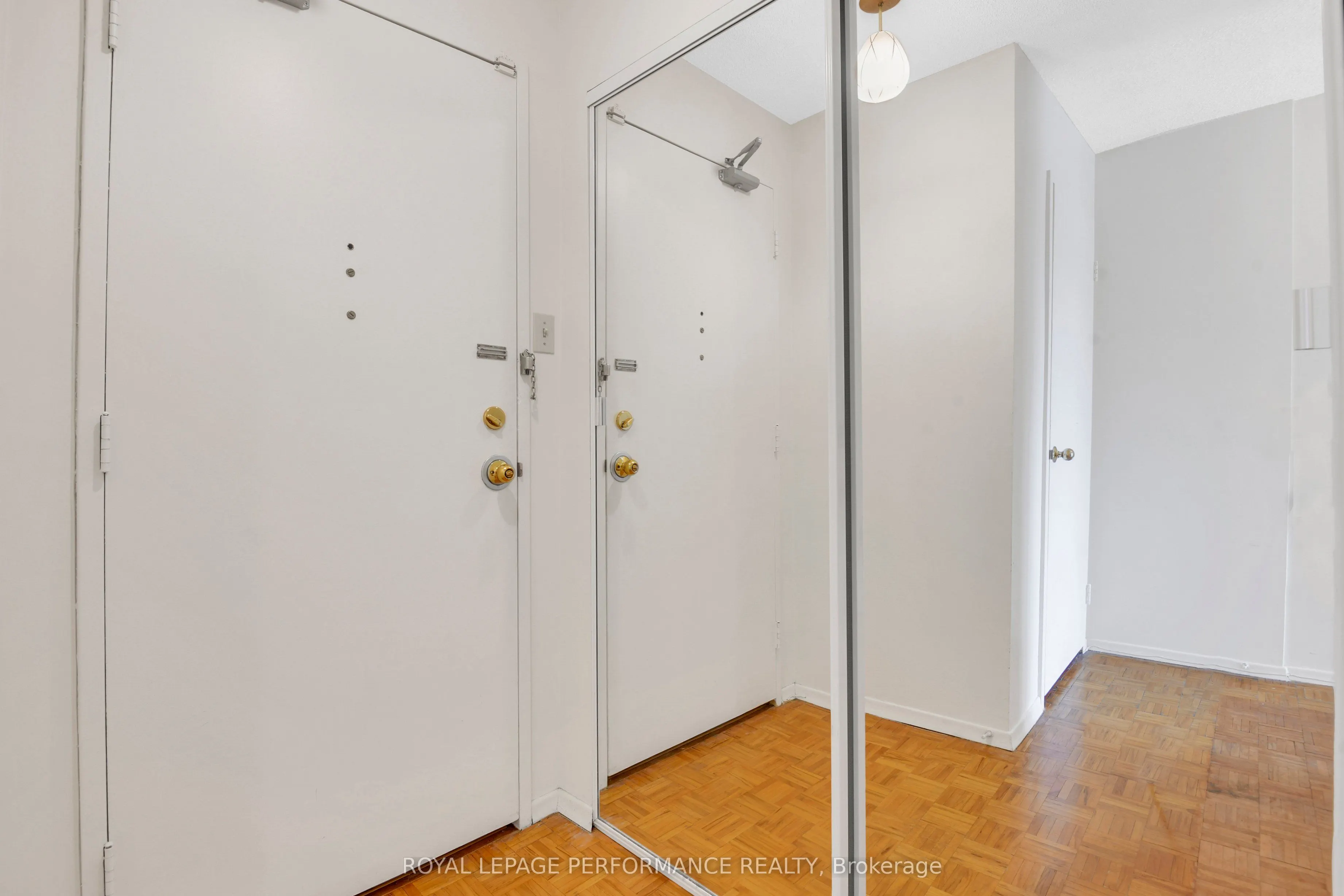 158 B McArthur Avenue, #202