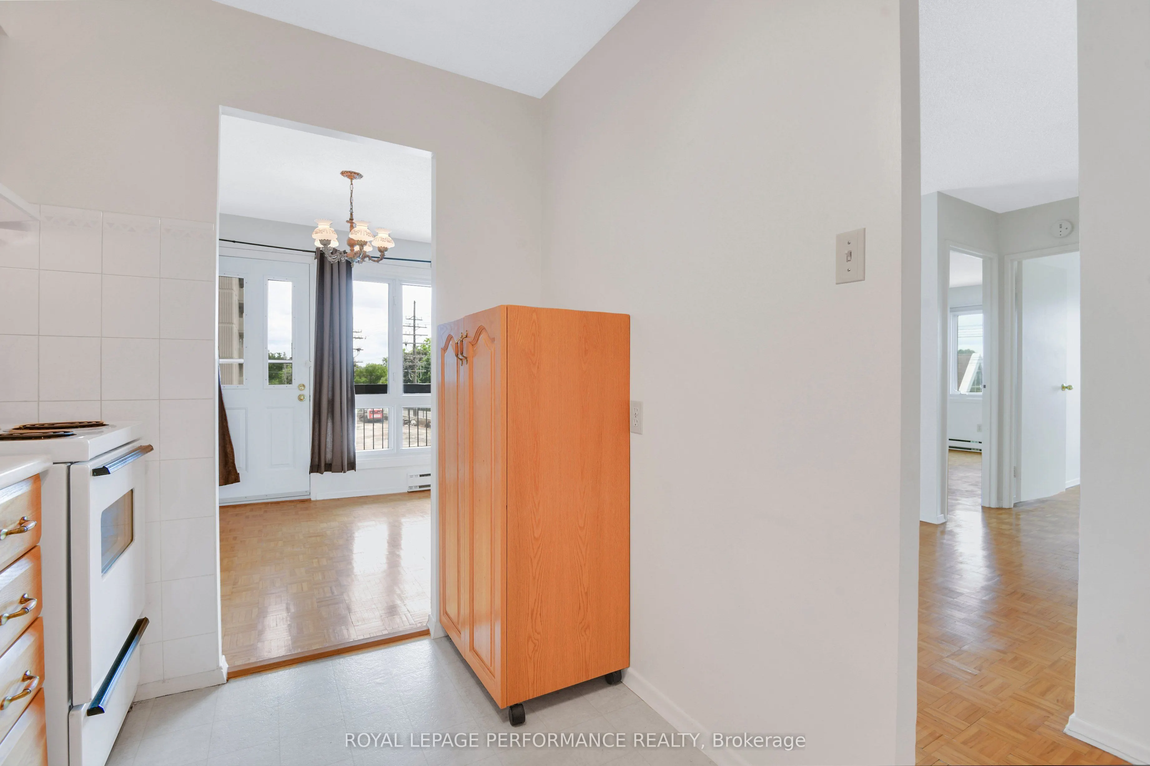 158 B McArthur Avenue, #202