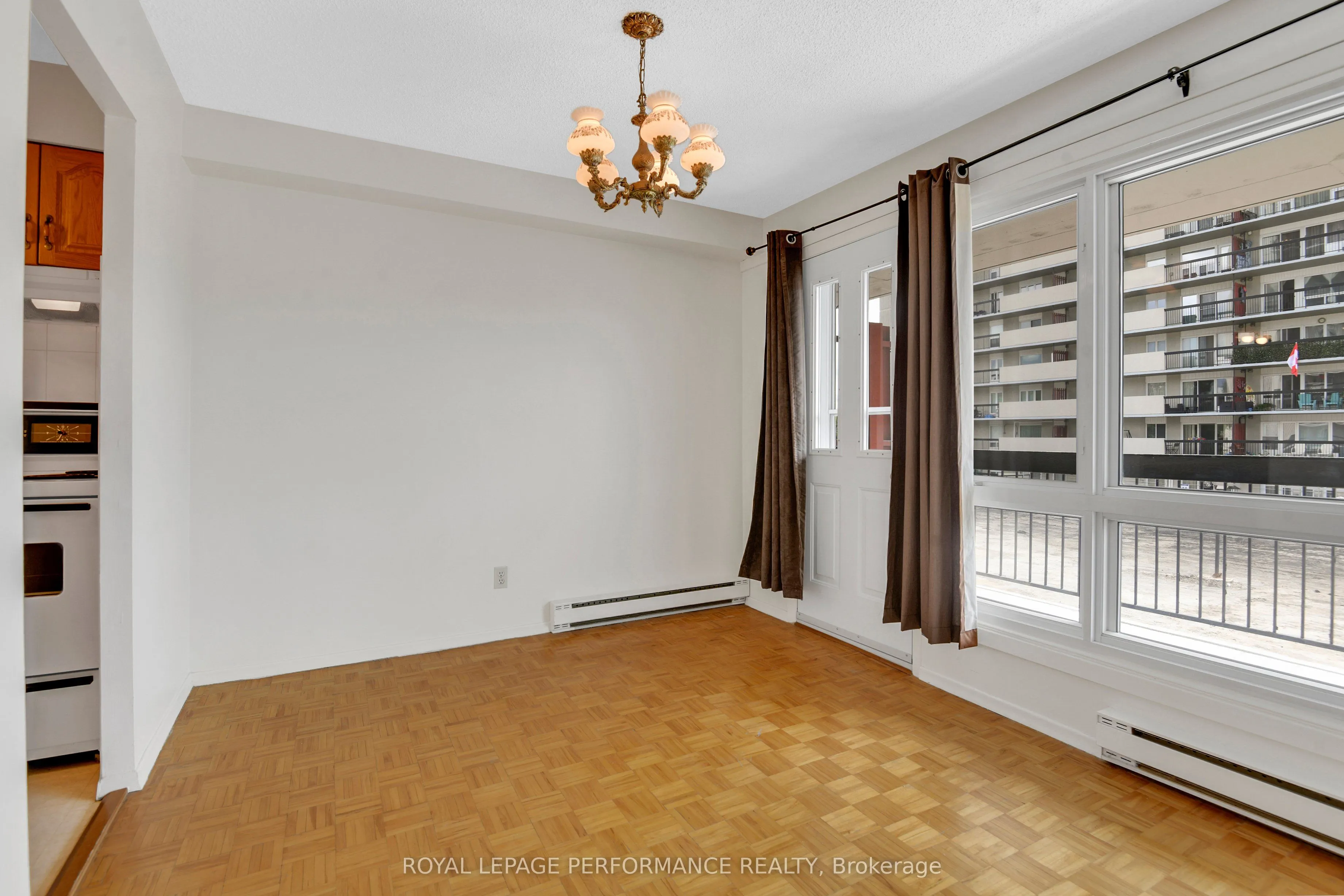 158 B McArthur Avenue, #202