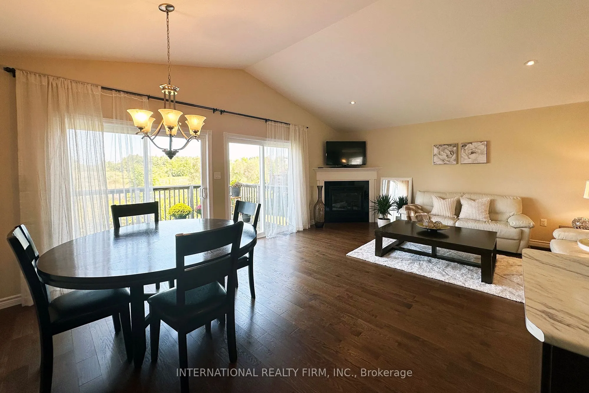 1453 Ireland Drive