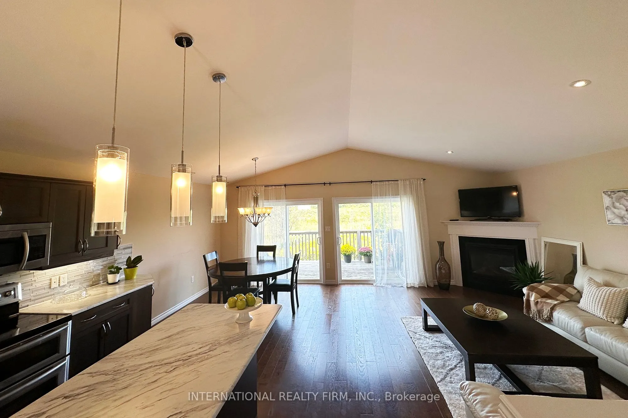 1453 Ireland Drive