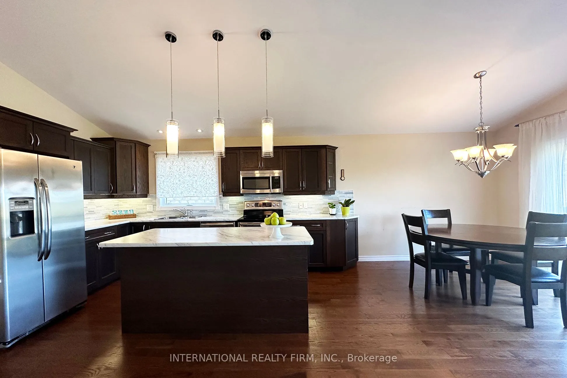 1453 Ireland Drive