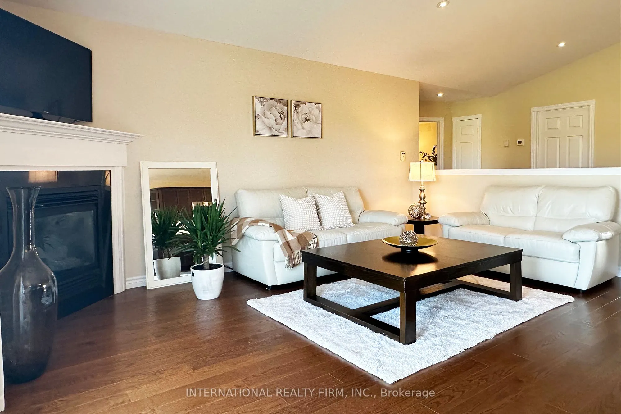 1453 Ireland Drive