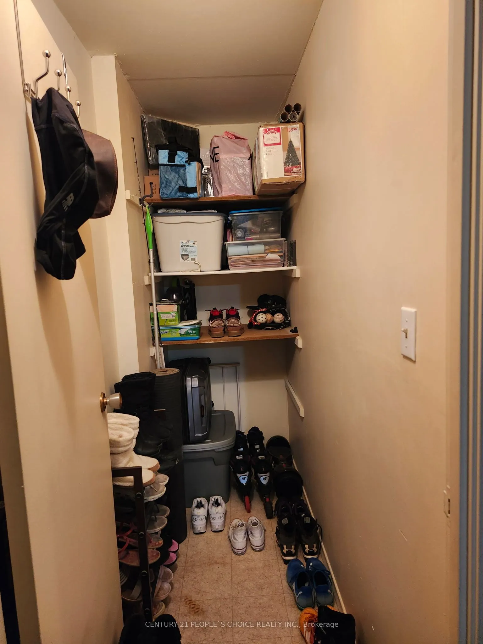 72 Main Street E, #213