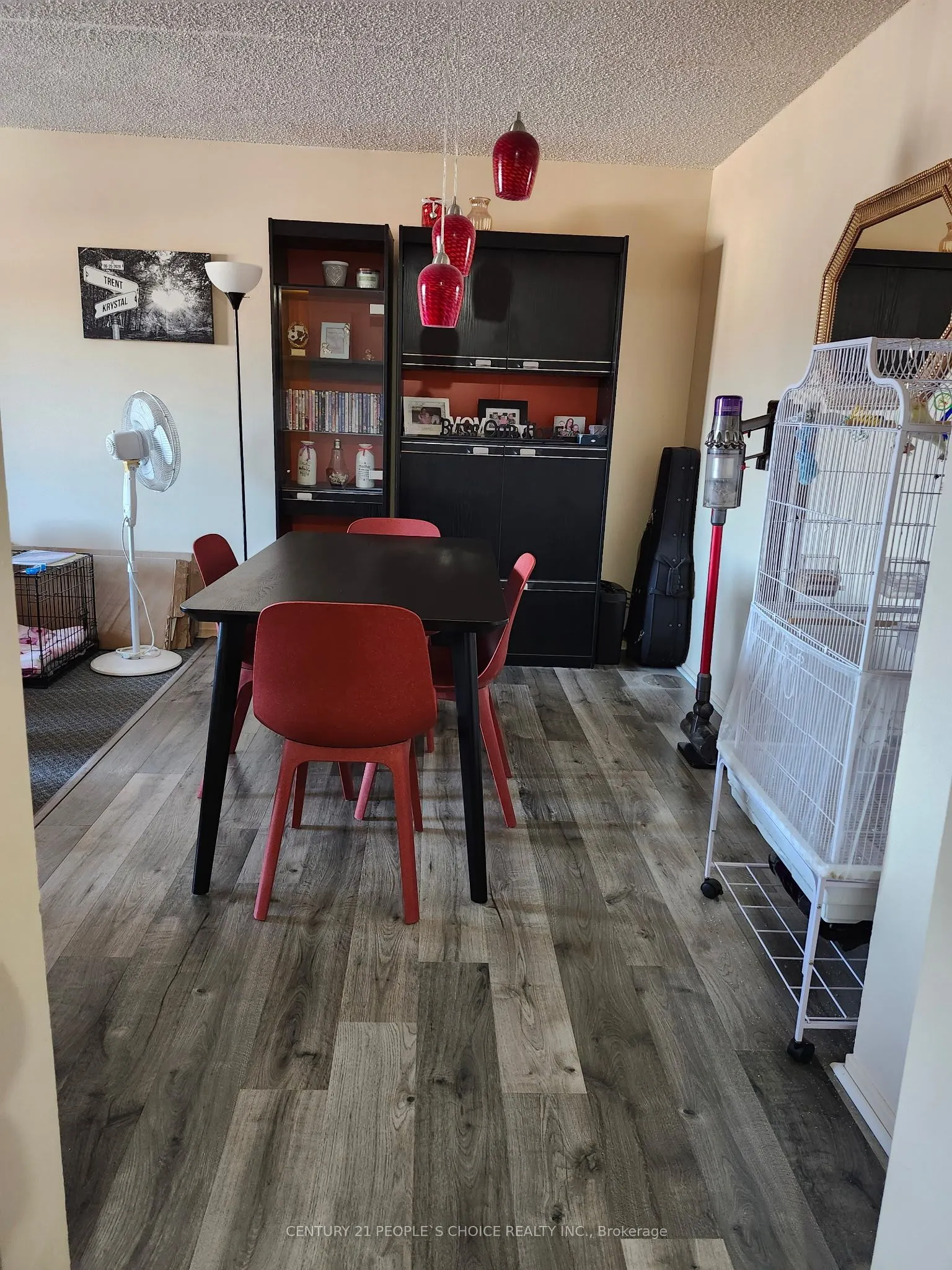 72 Main Street E, #213