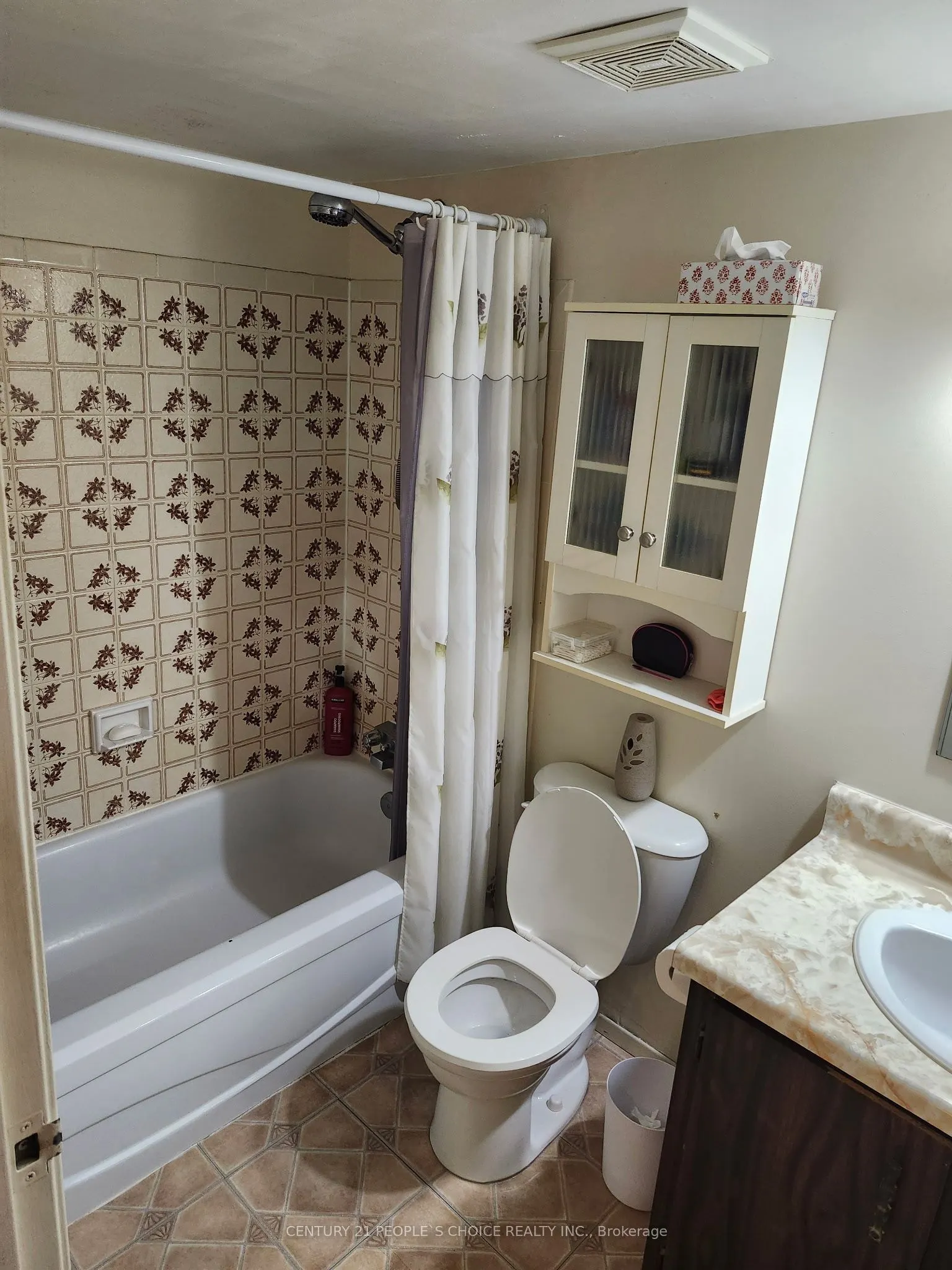 72 Main Street E, #213