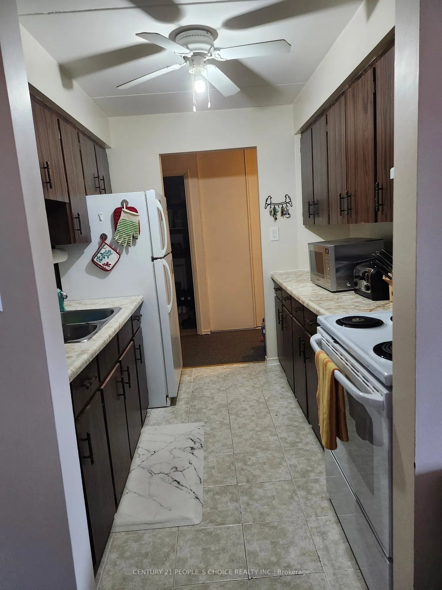 72 Main Street E, #213