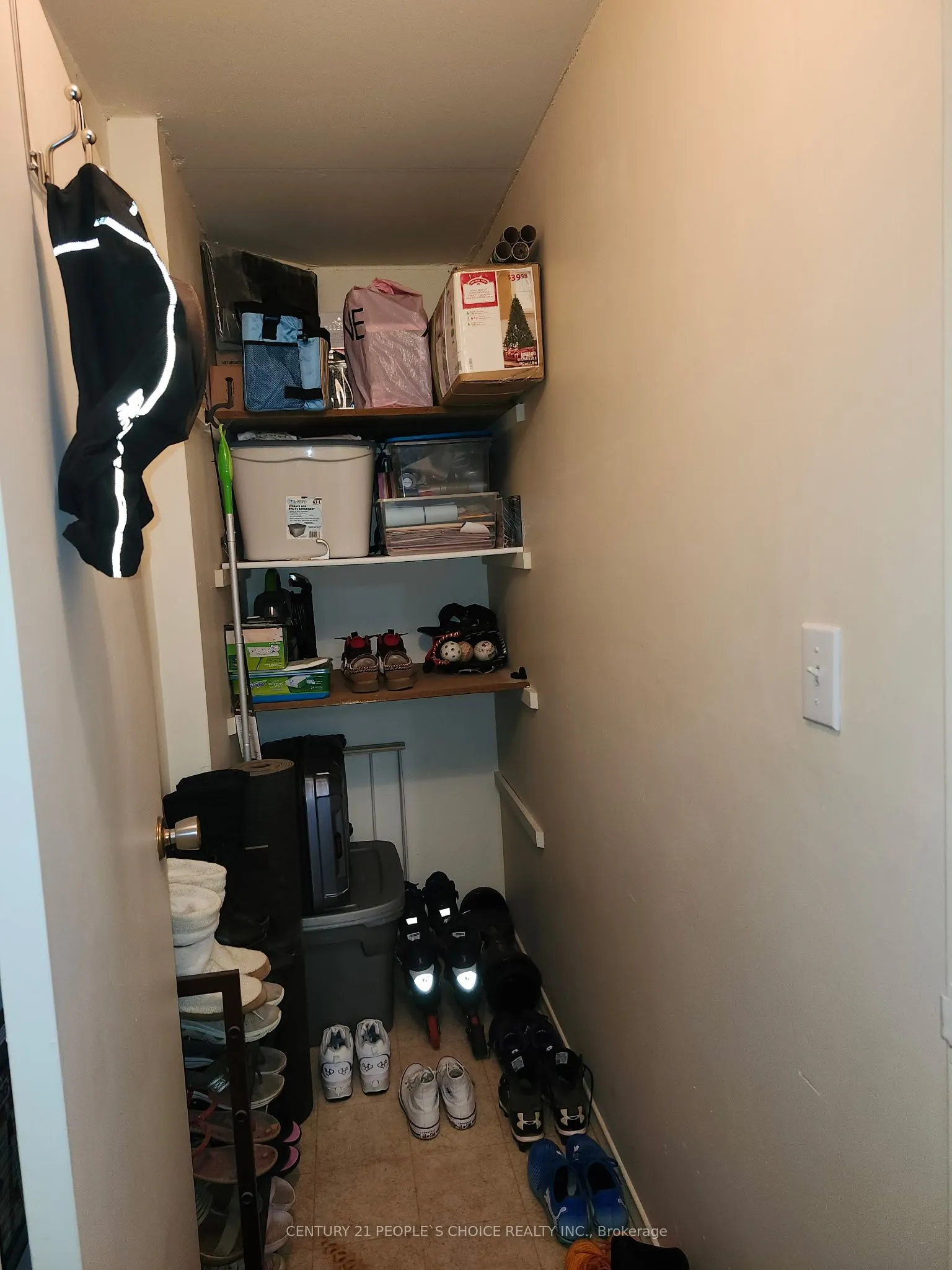 72 Main Street E, #213