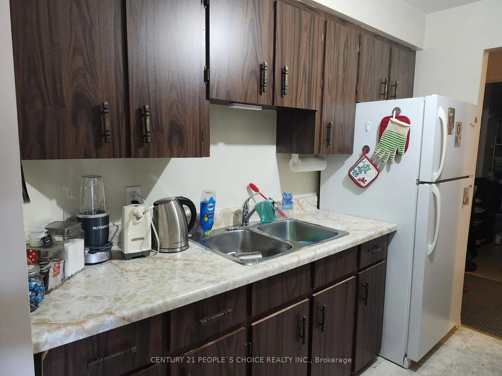 72 Main Street E, #213