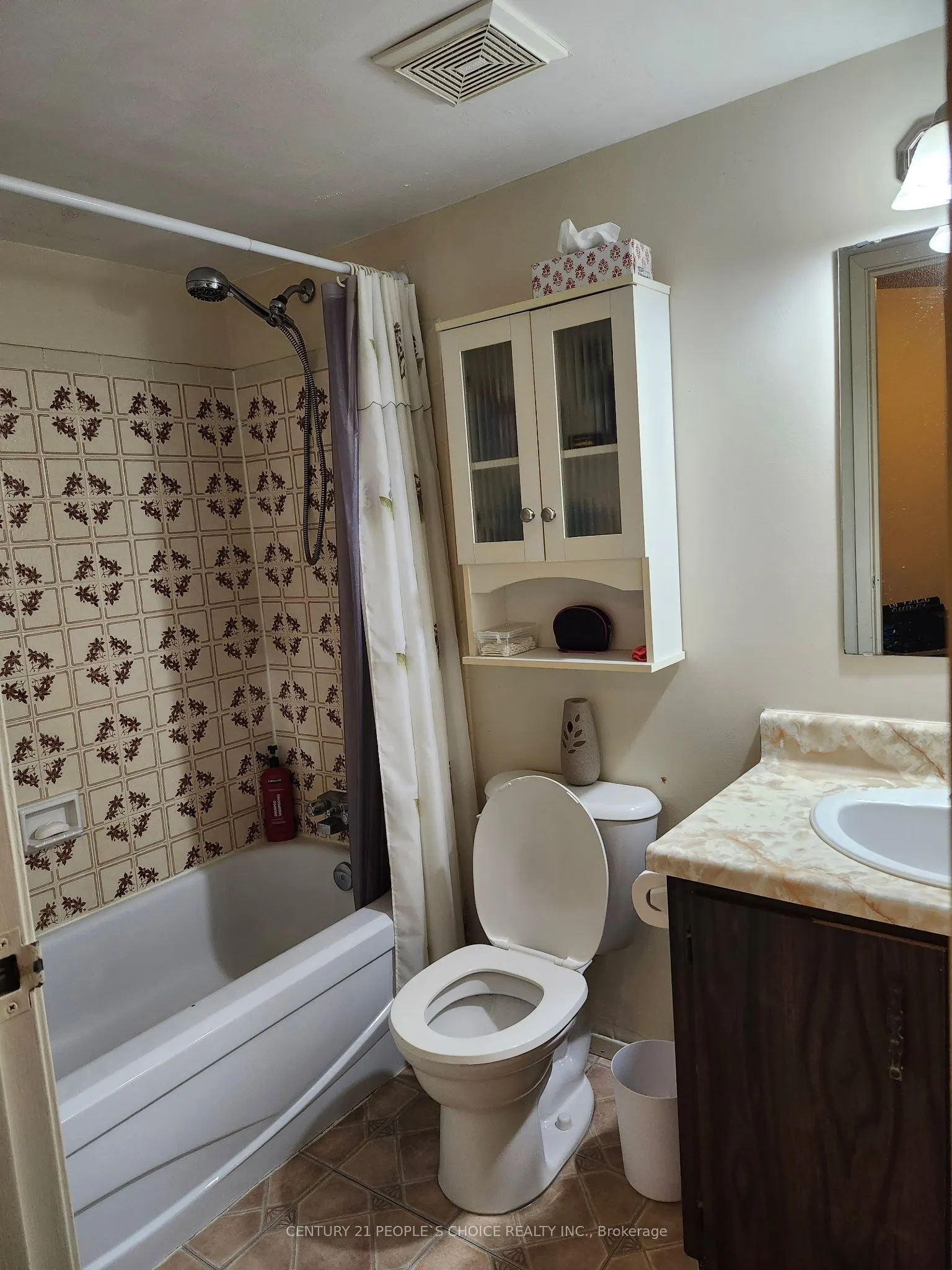 72 Main Street E, #213
