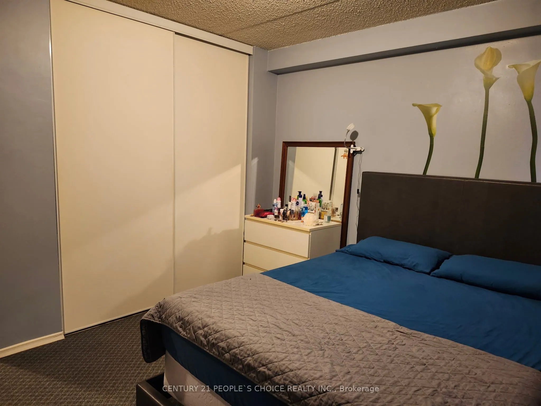 72 Main Street E, #213