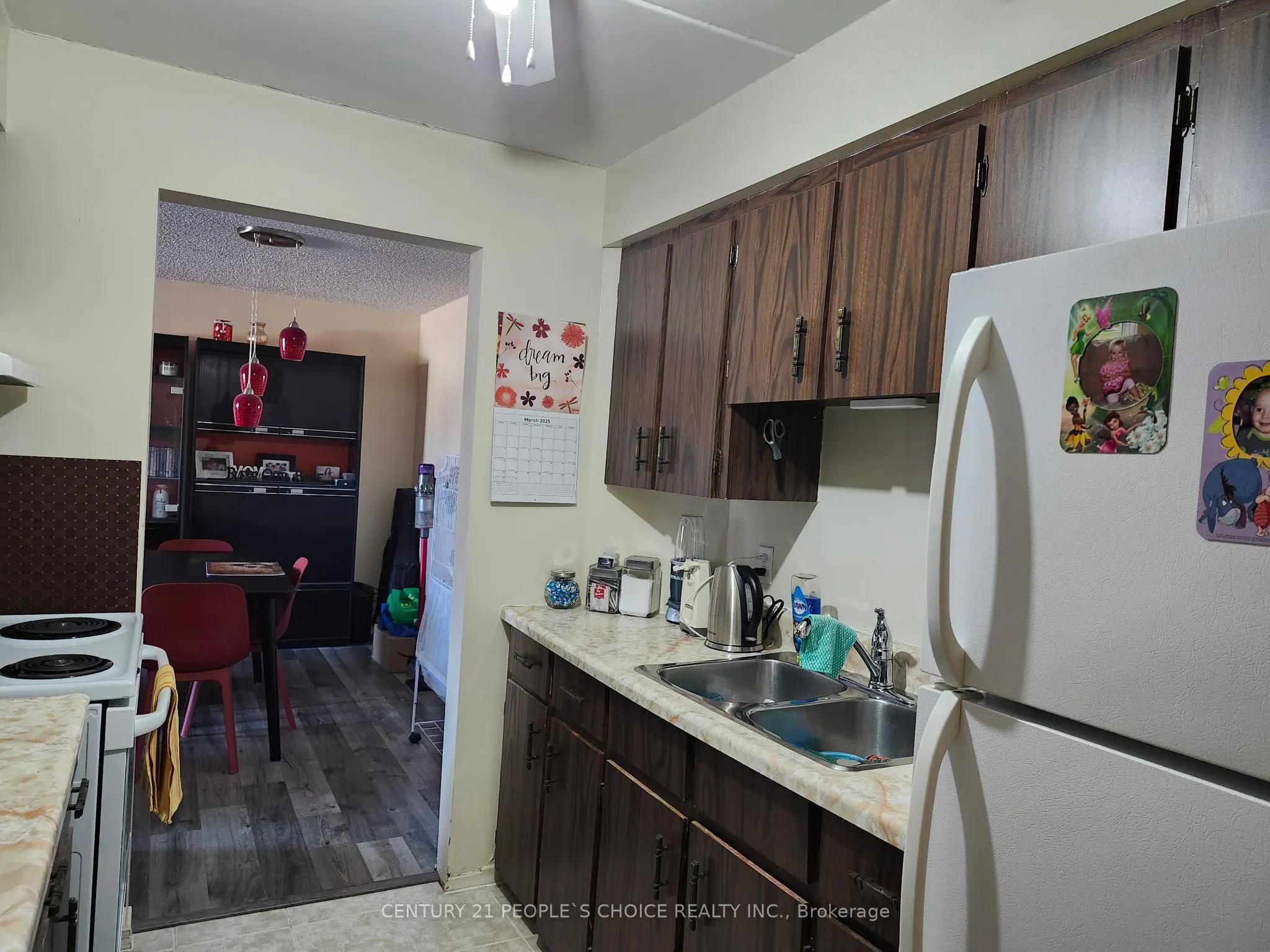 72 Main Street E, #213