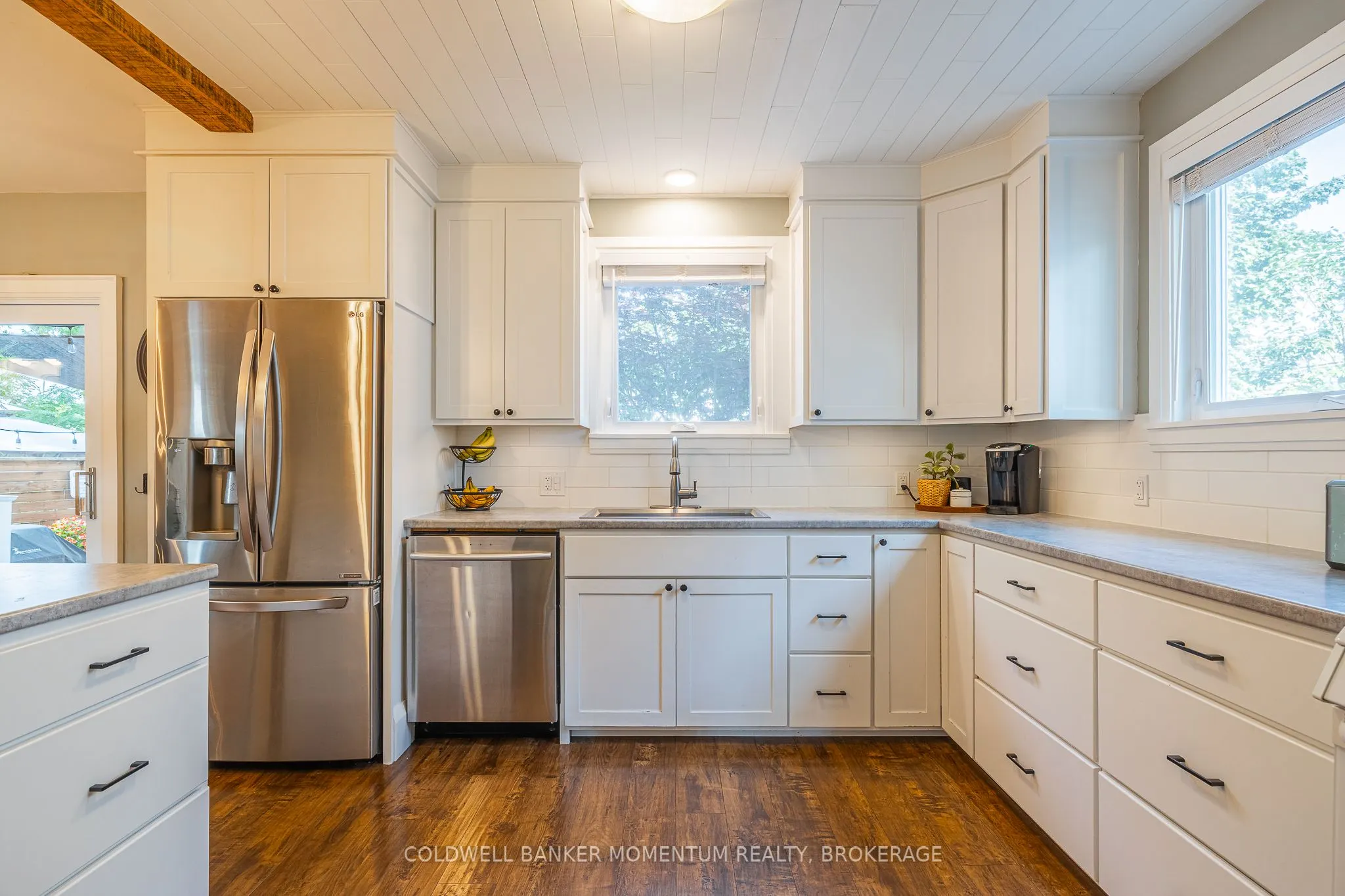 21 Carleton Street S