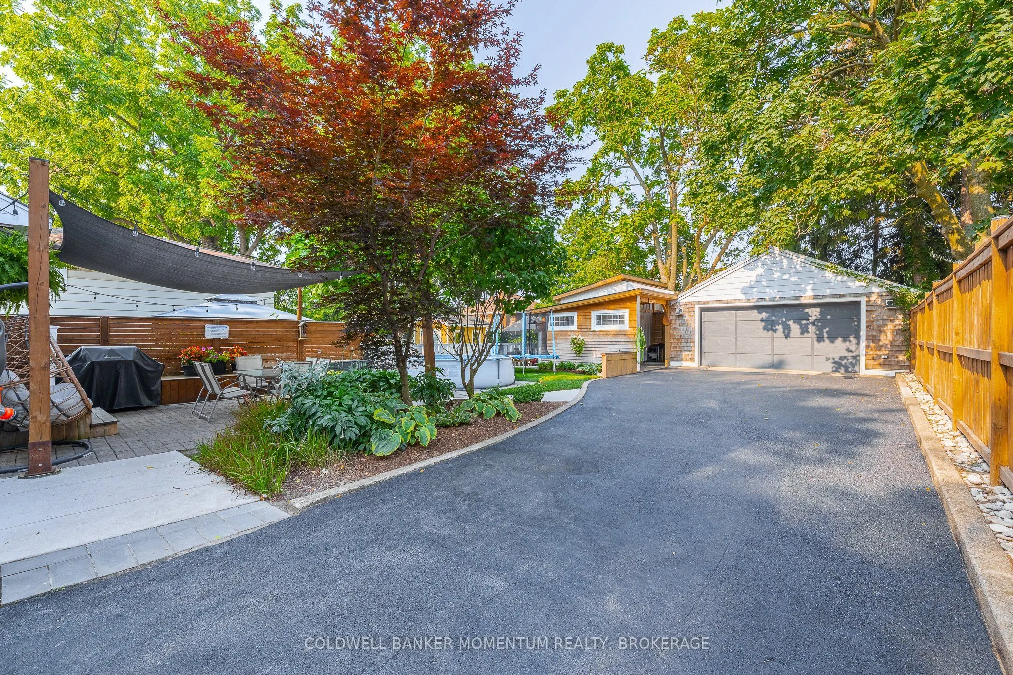 21 Carleton Street S