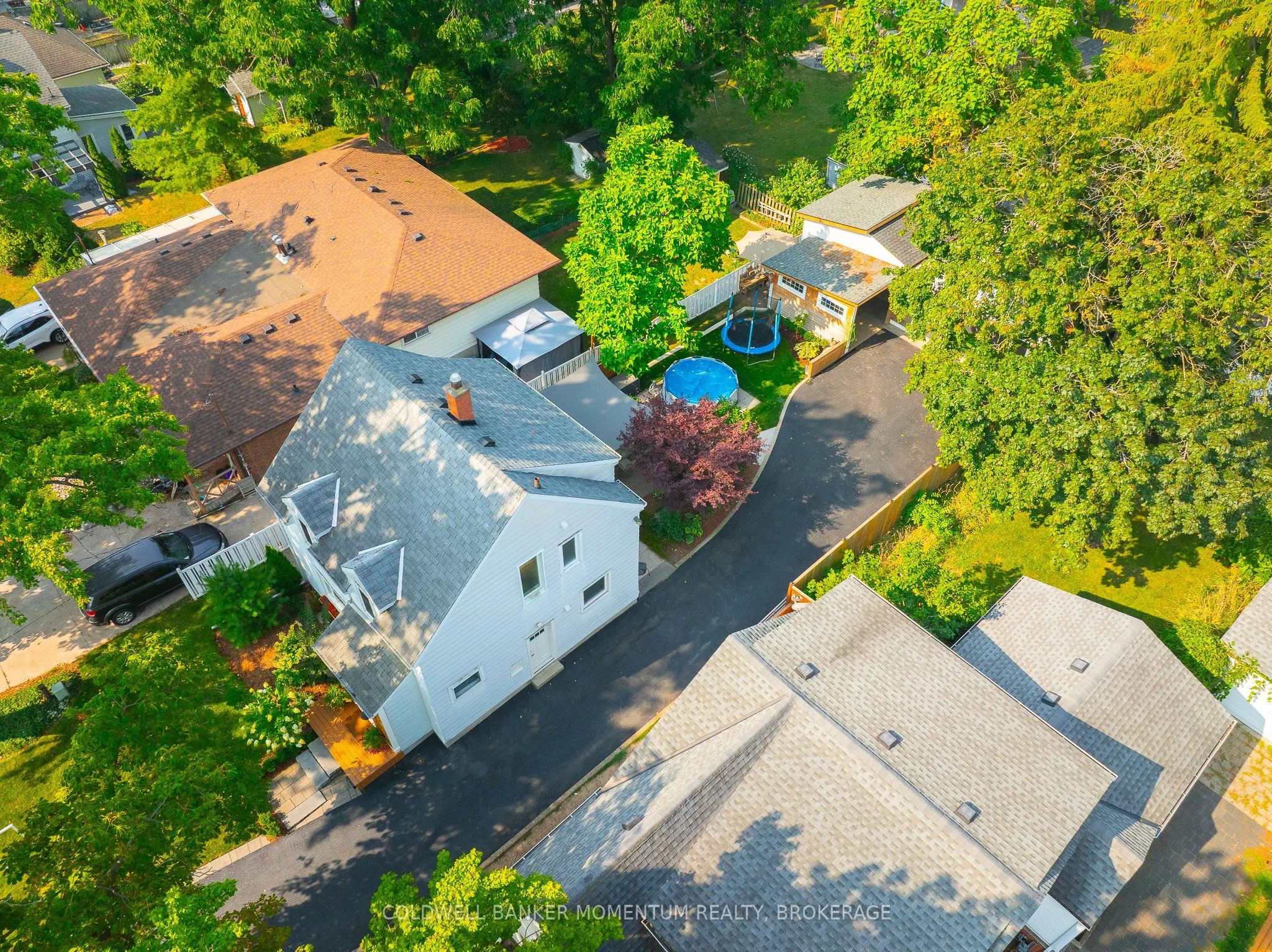 21 Carleton Street S