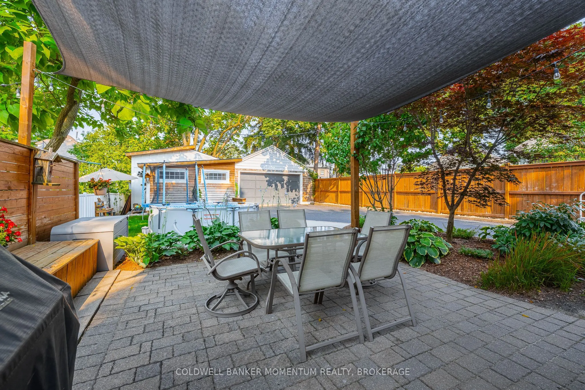 21 Carleton Street S