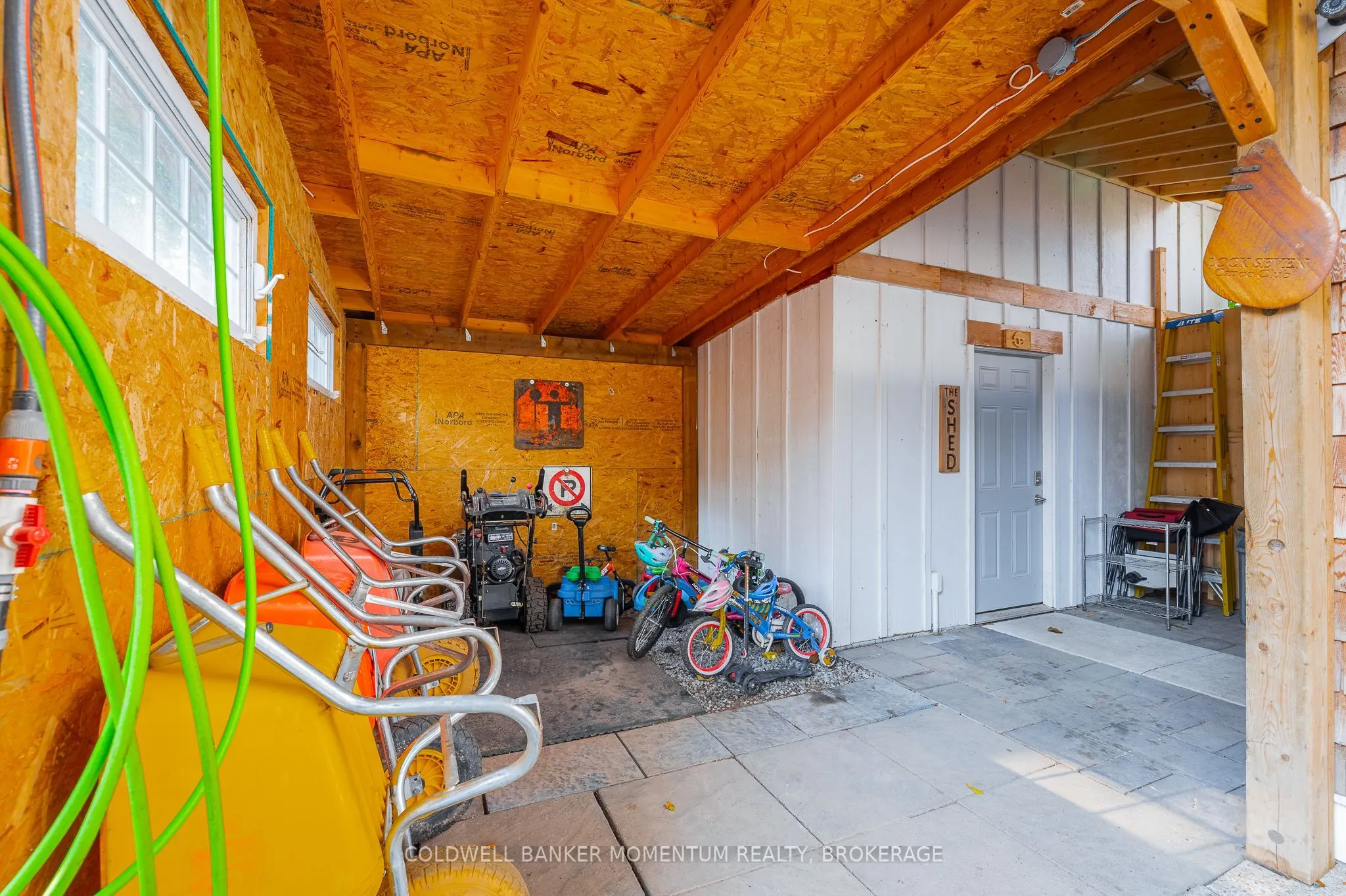 21 Carleton Street S