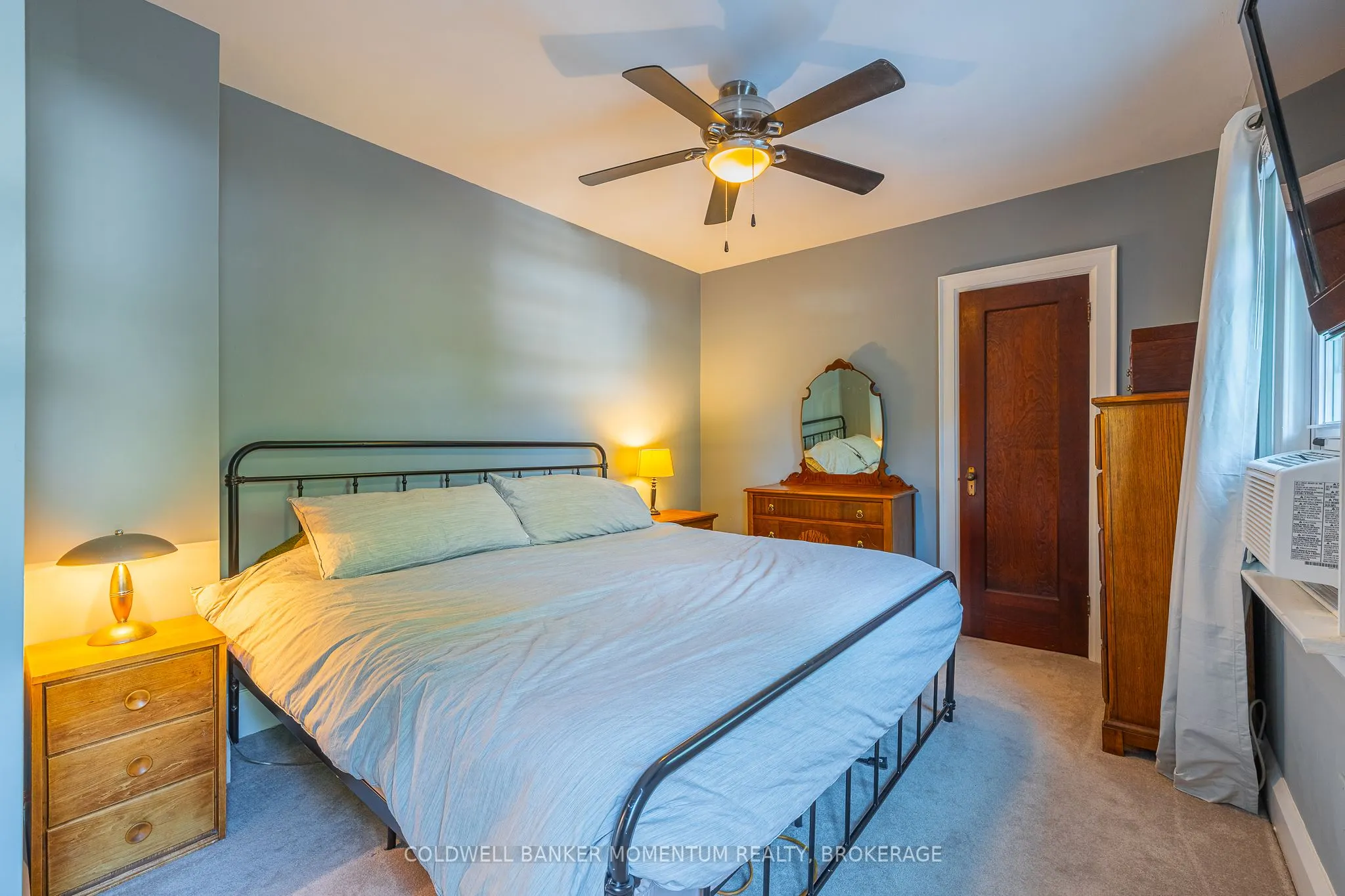 21 Carleton Street S