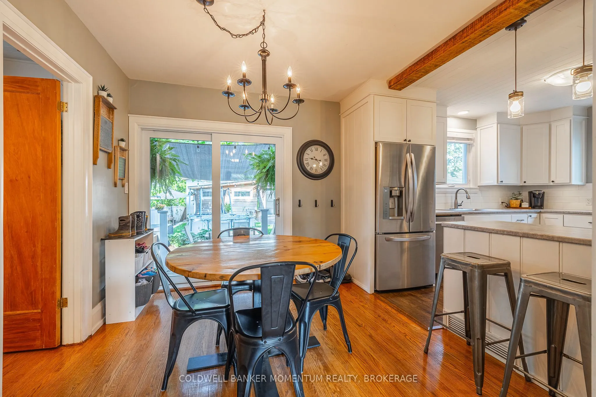 21 Carleton Street S