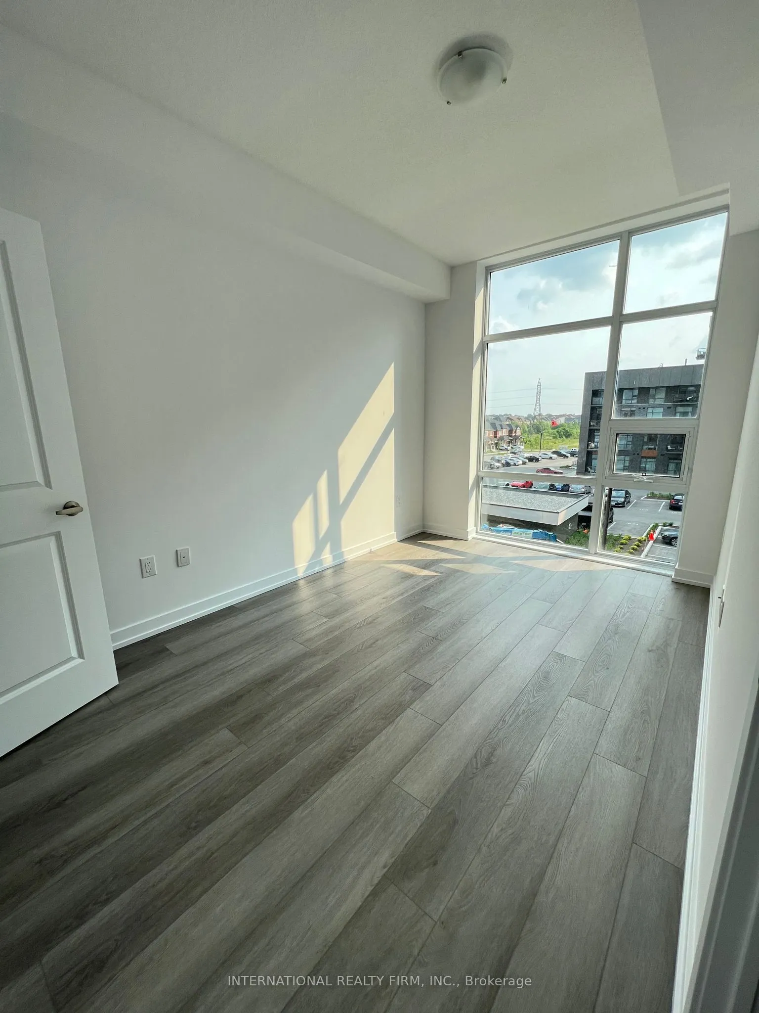 460 Dundas Street E, #332