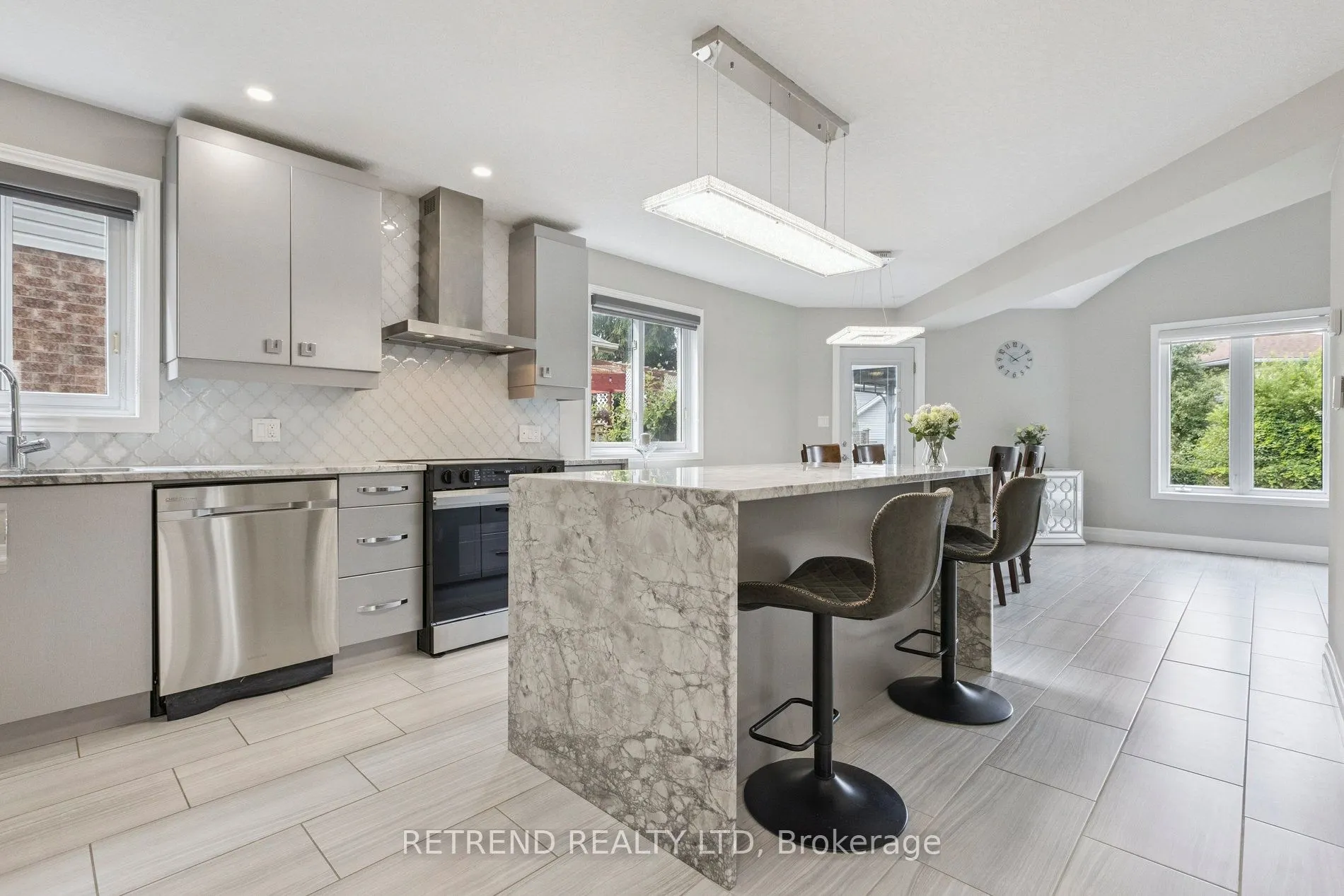 134 QUEEN CHARLOTTE Crescent