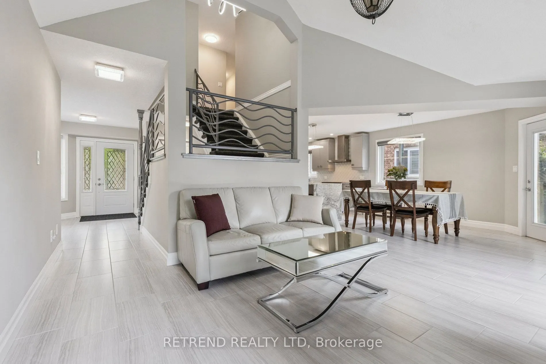 134 QUEEN CHARLOTTE Crescent