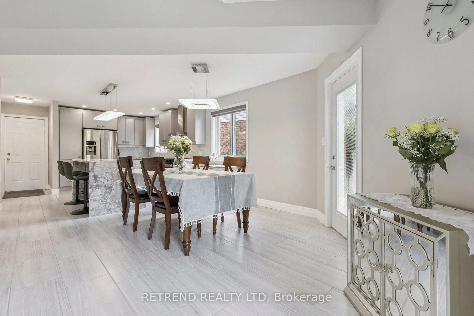 134 QUEEN CHARLOTTE Crescent