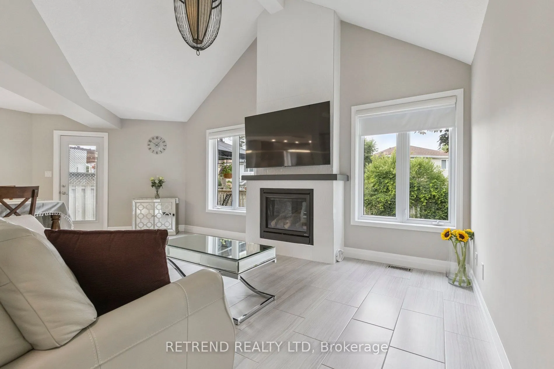 134 QUEEN CHARLOTTE Crescent