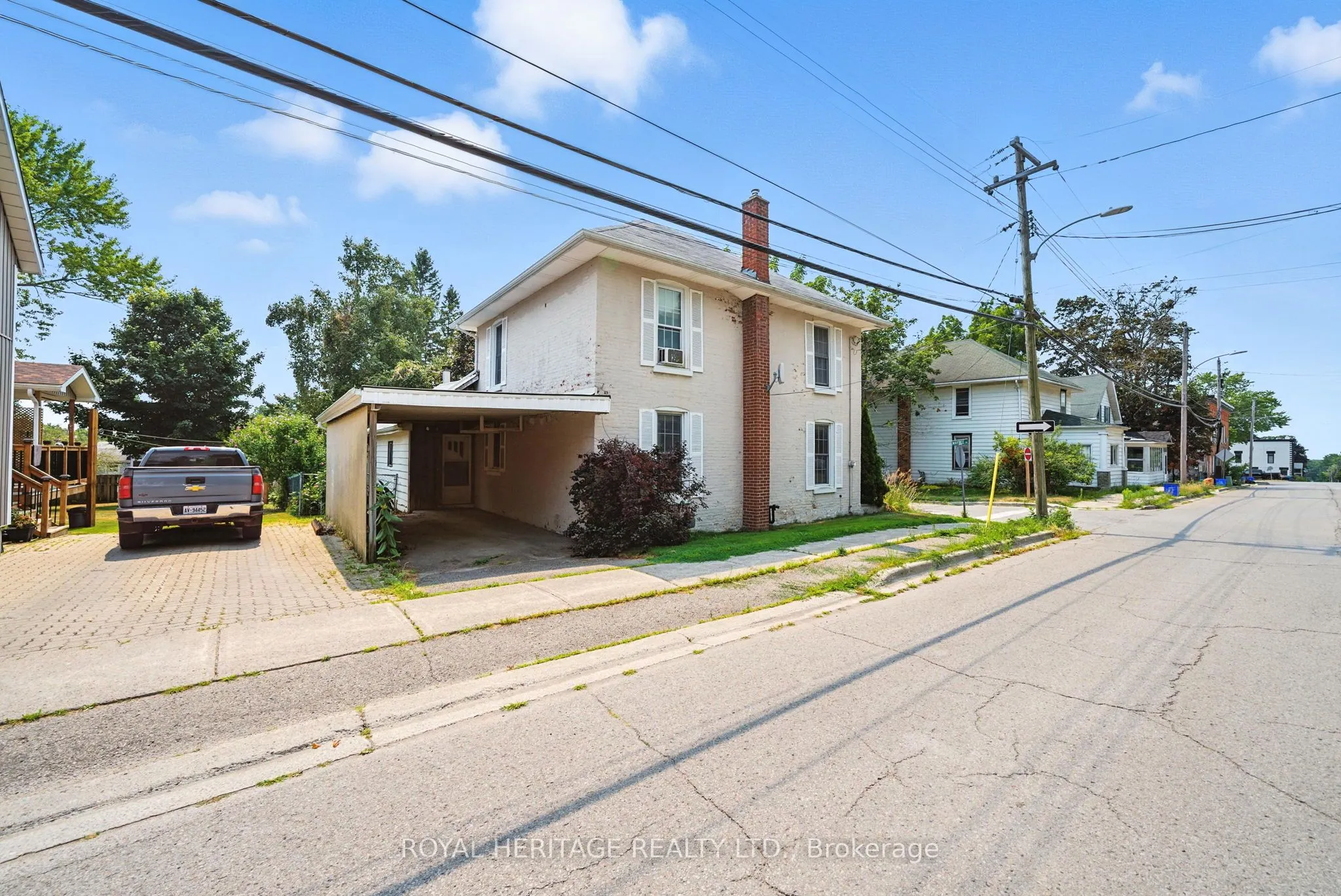 8 Church Street E