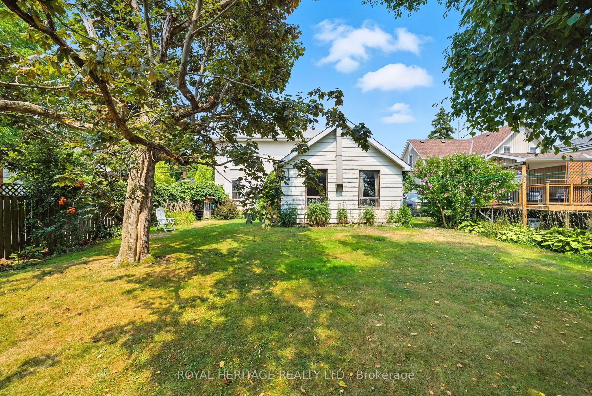 8 Church Street E