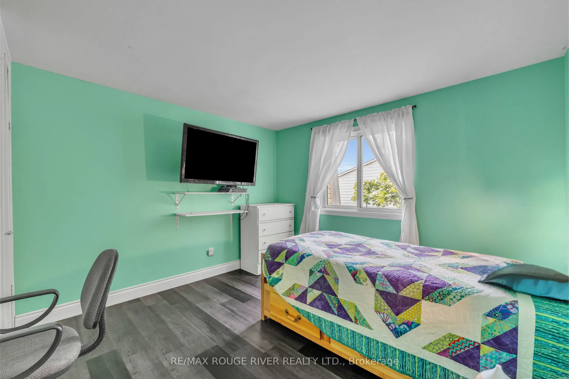 59 Peacock Boulevard