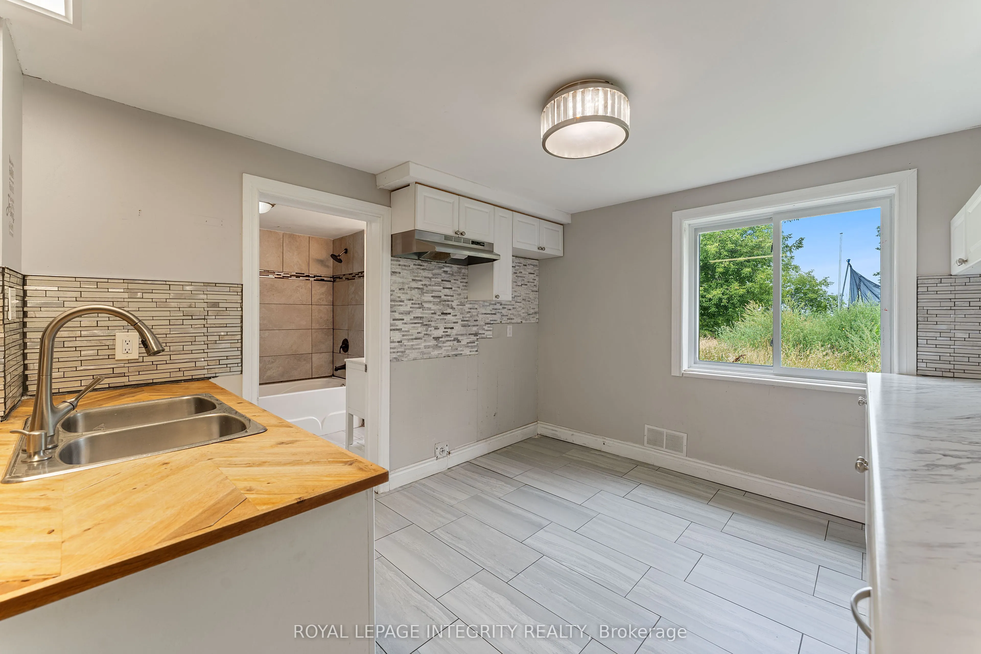 3823 Drouin Road