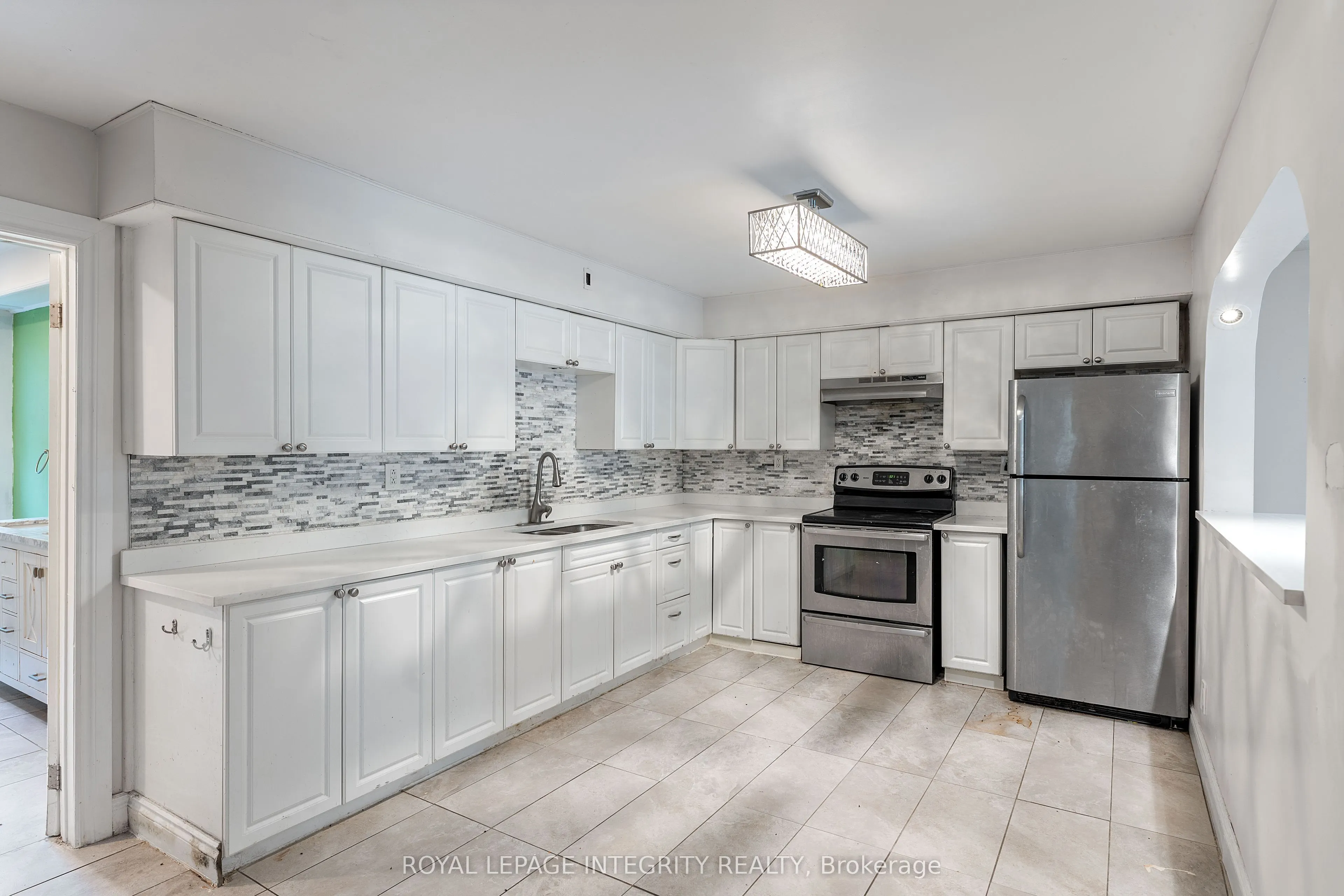 3823 Drouin Road