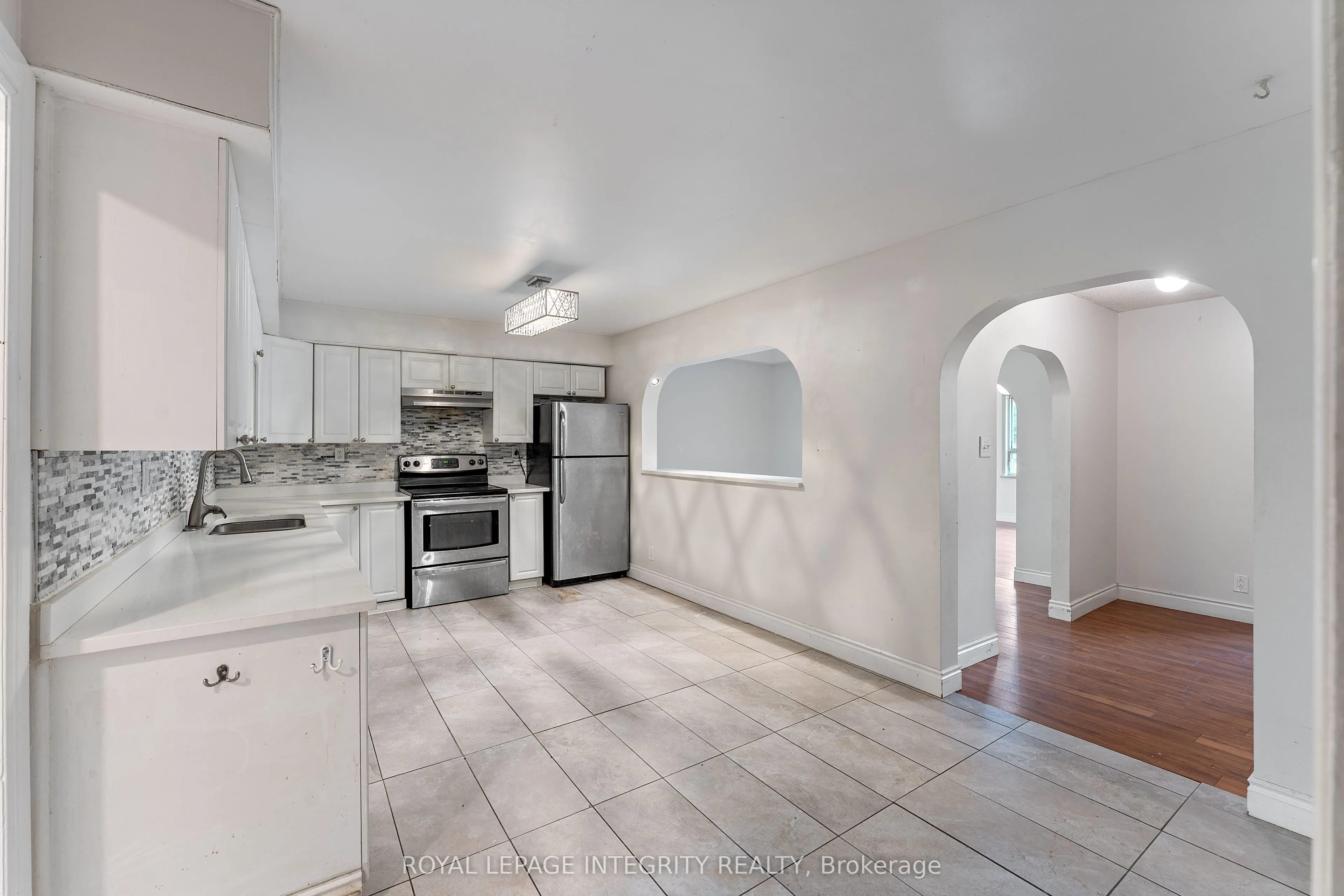 3823 Drouin Road