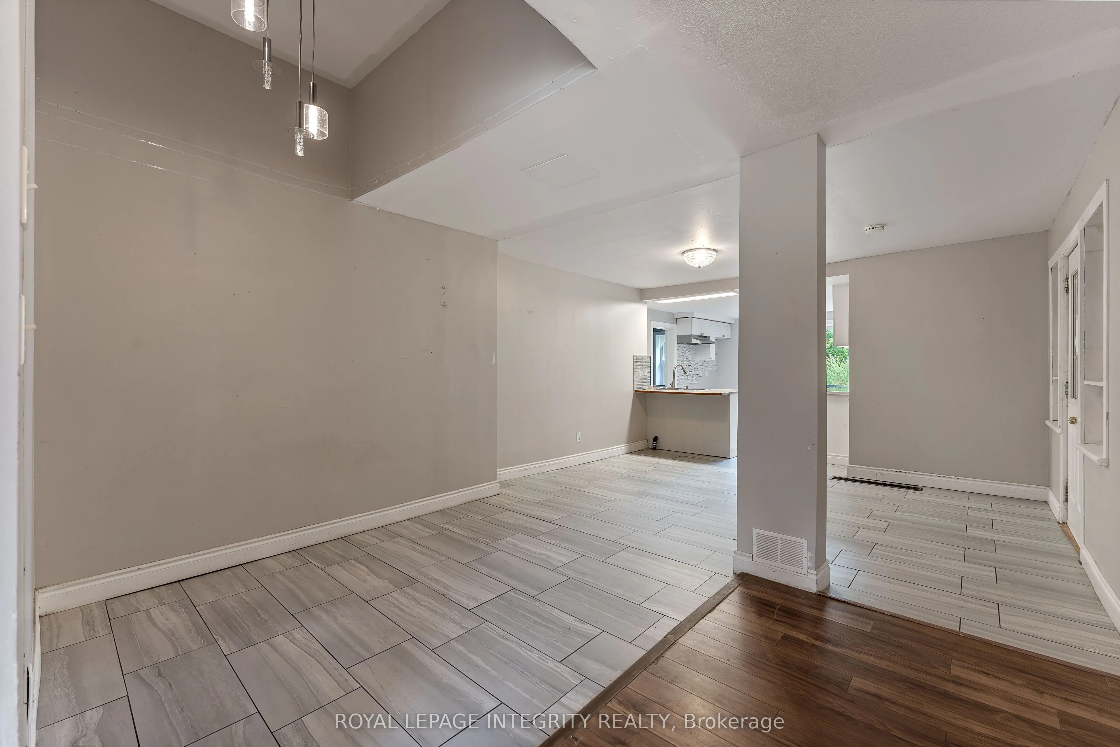 3823 Drouin Road