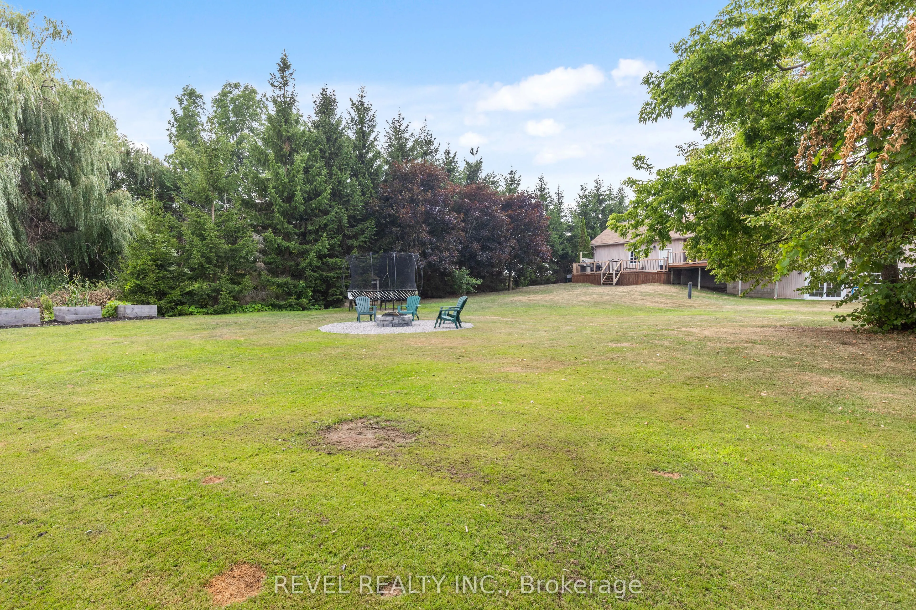 4 Aino Beach Road