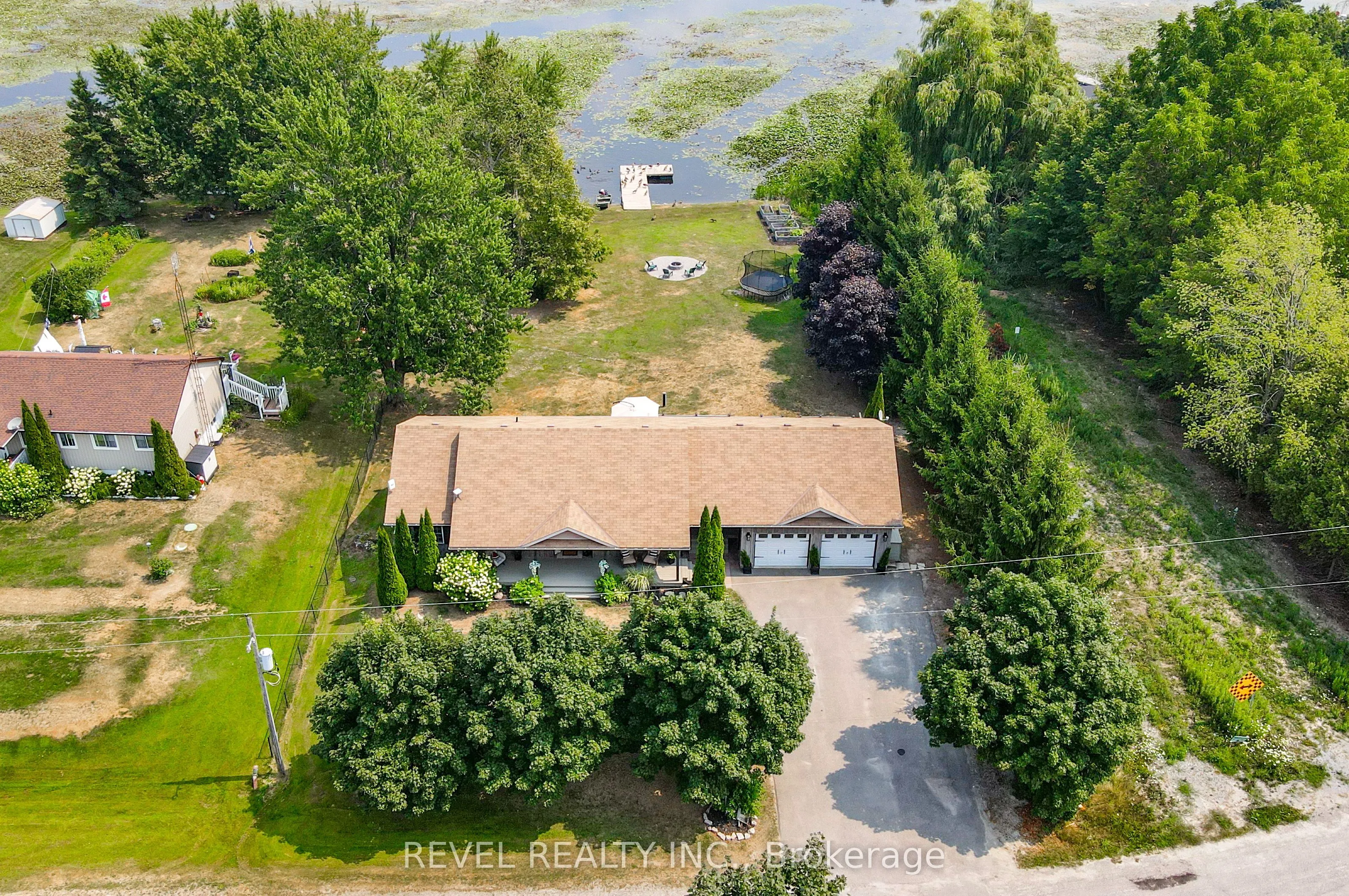 4 Aino Beach Road