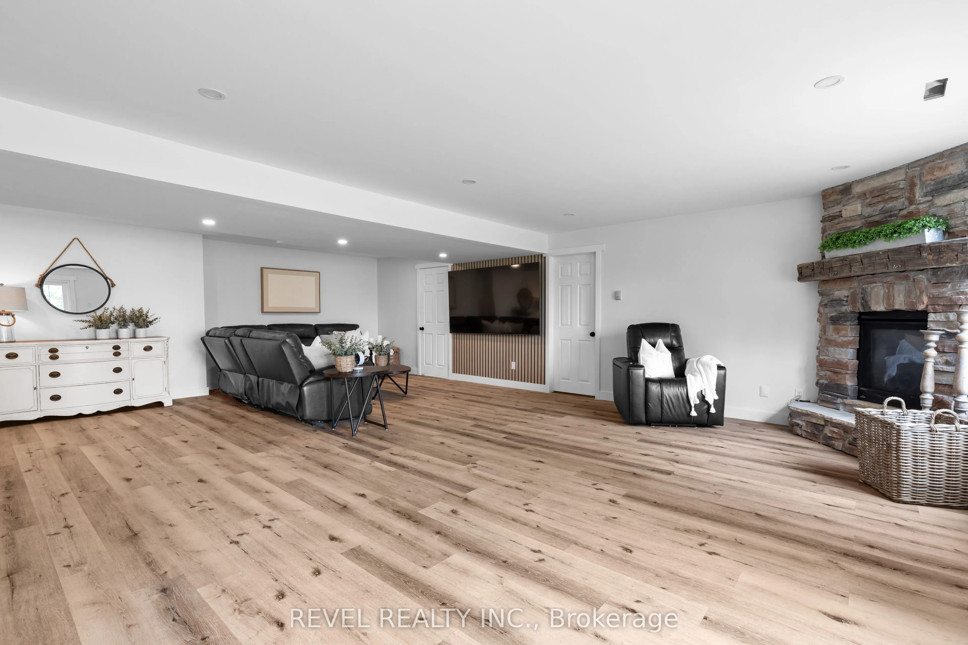 4 Aino Beach Road