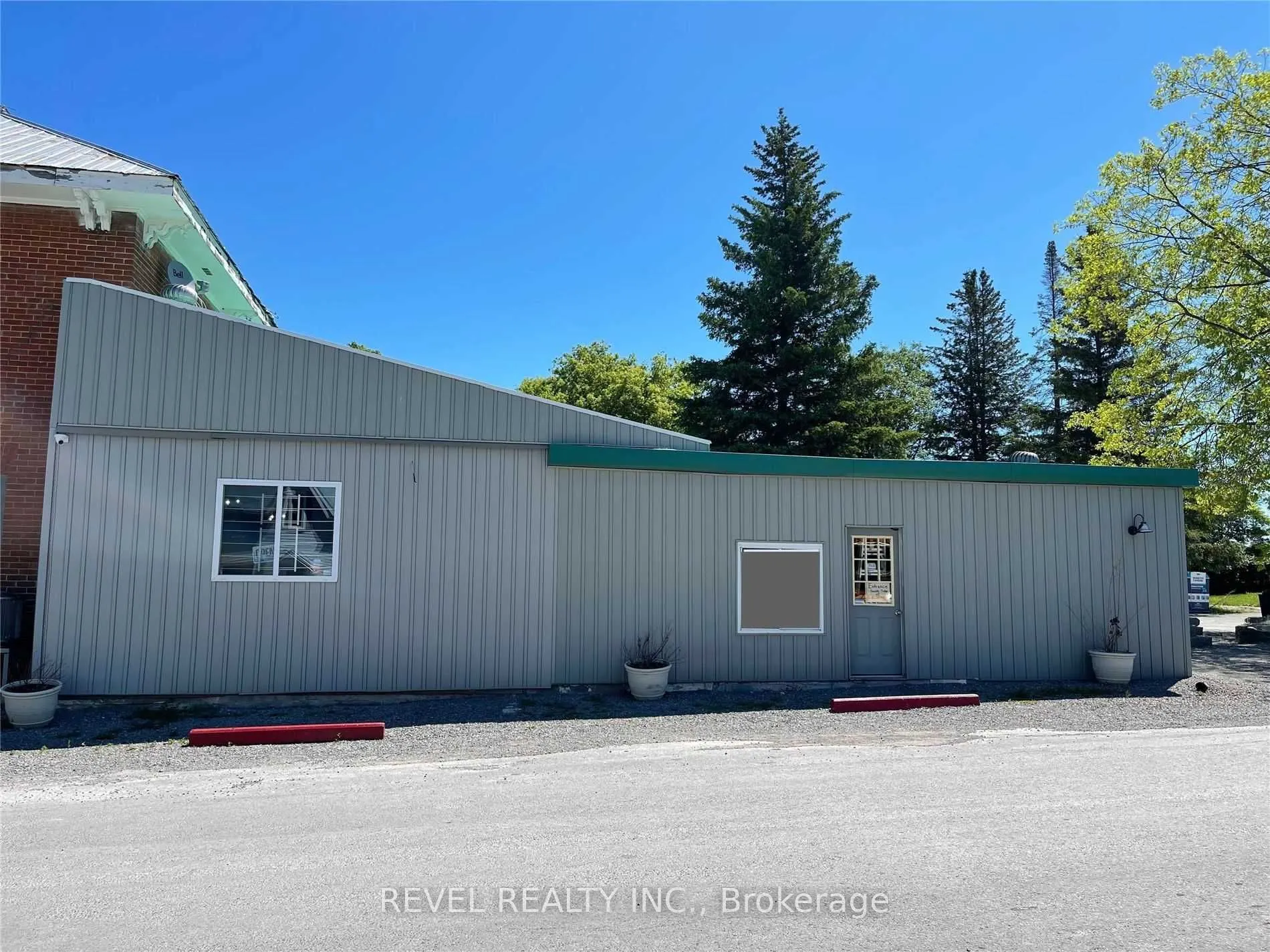 100 Elm Tree Road